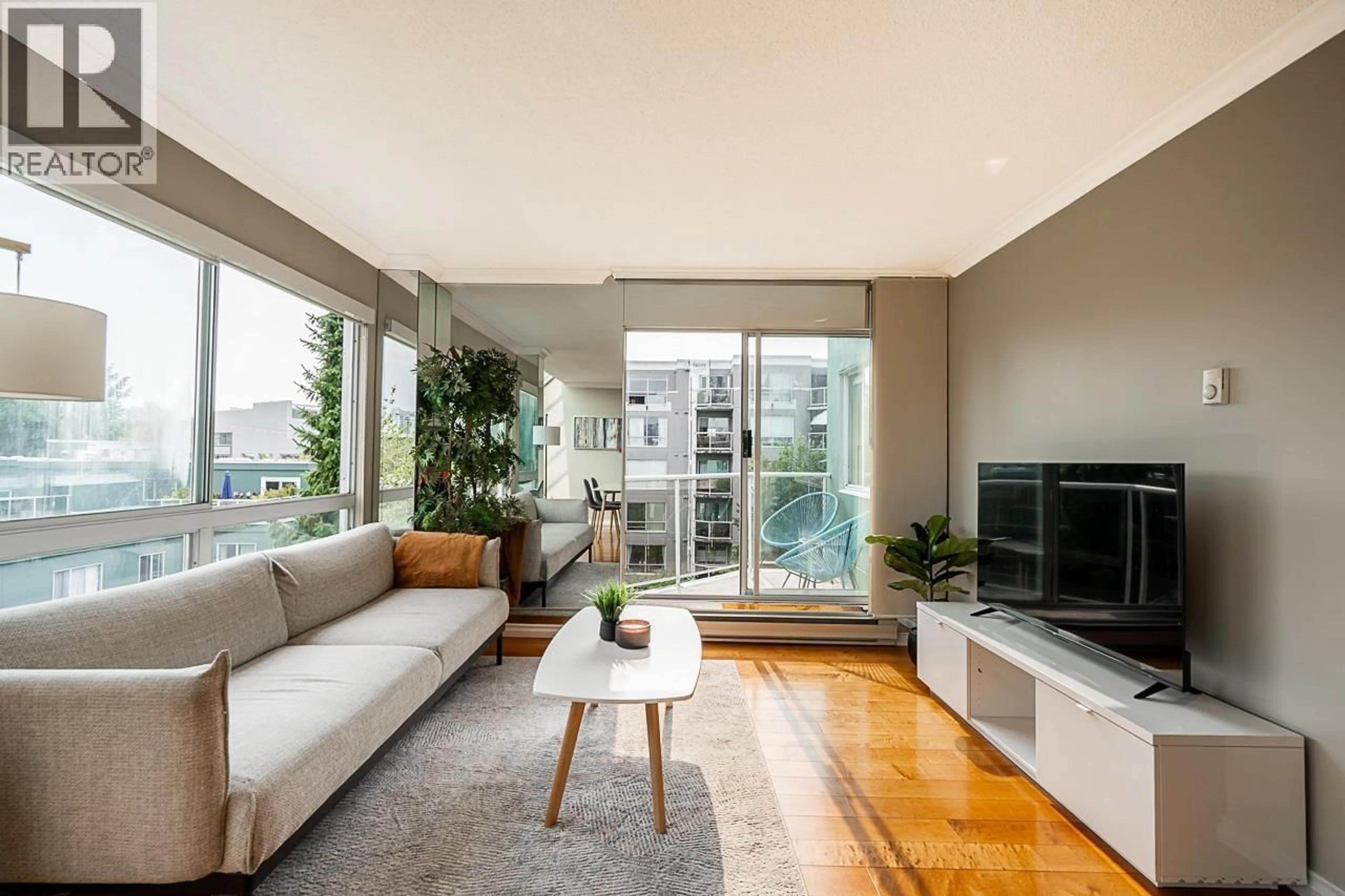 Living room with furniture, unknown for 601 - 1510 1ST AVENUE, Vancouver British Columbia V6J4S3