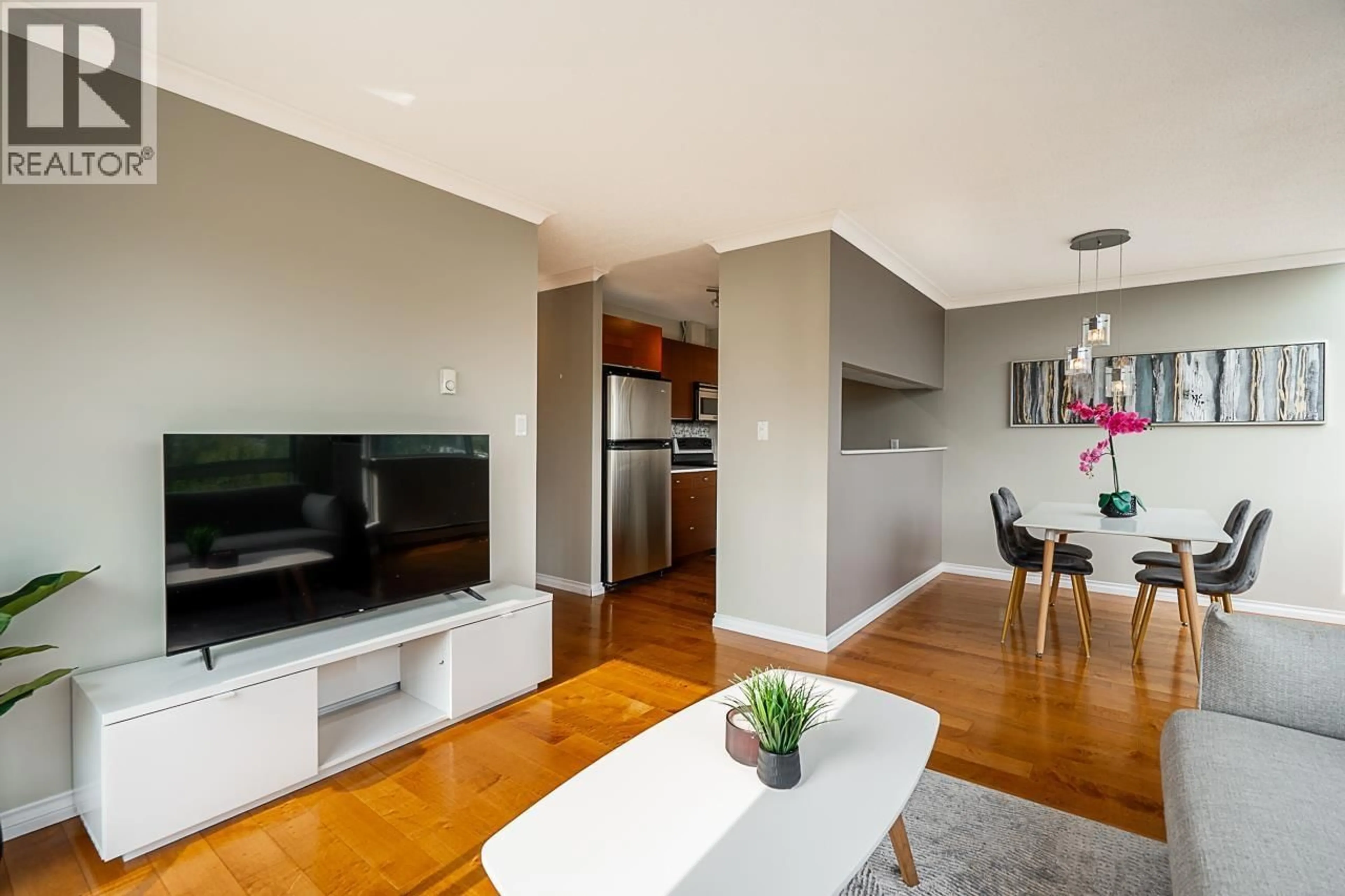 Living room with furniture, wood/laminate floor for 601 - 1510 1ST AVENUE, Vancouver British Columbia V6J4S3