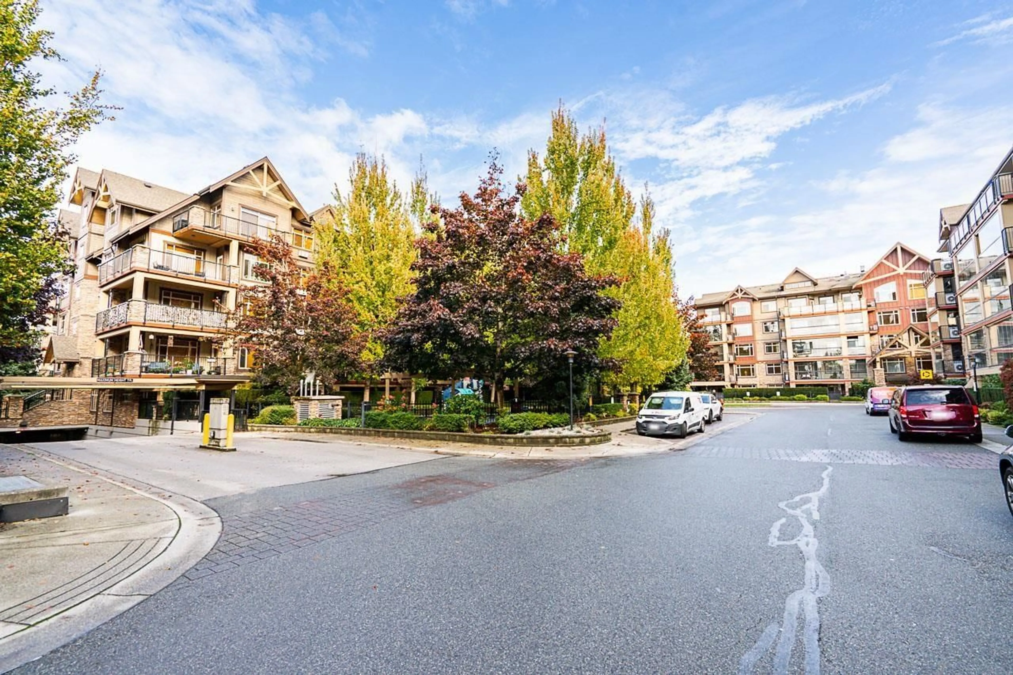 A pic from outside/outdoor area/front of a property/back of a property/a pic from drone, mountain view for 581 - 8288 207A, Langley British Columbia V2Y0L2