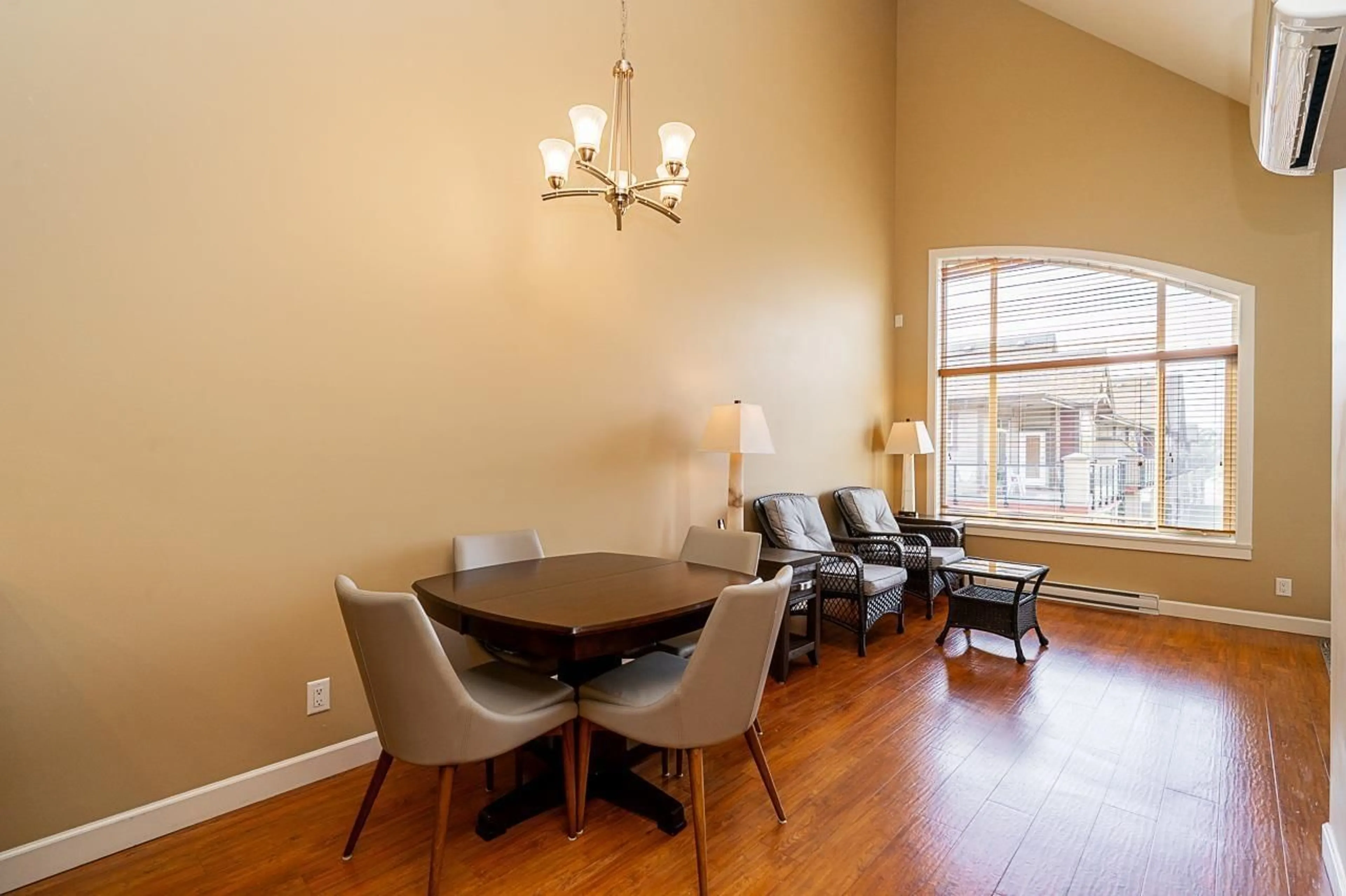 Dining room, wood/laminate floor for 581 - 8288 207A, Langley British Columbia V2Y0L2