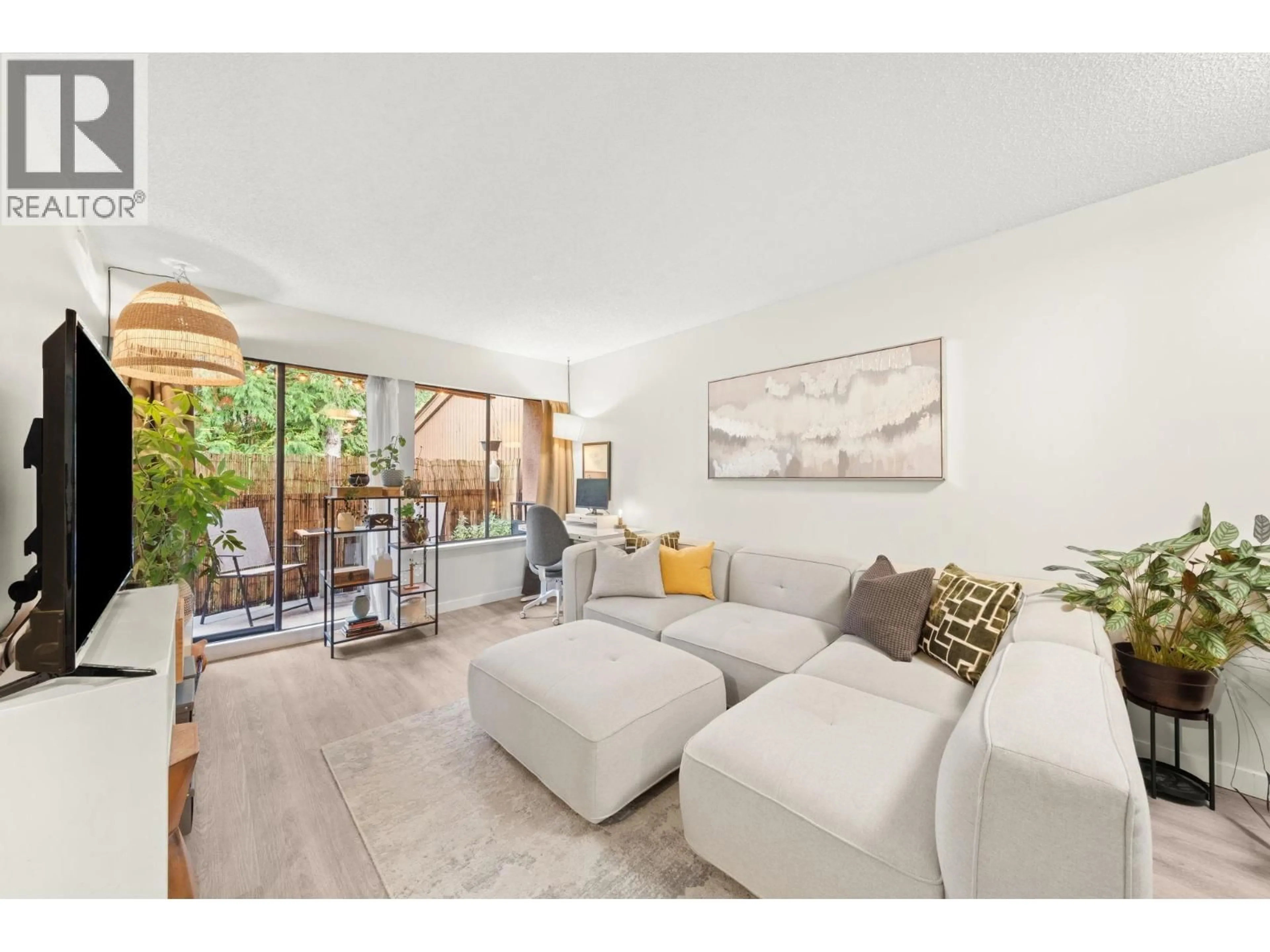 Living room with furniture, unknown for 1884 PURCELL WAY, North Vancouver British Columbia V7J3K3