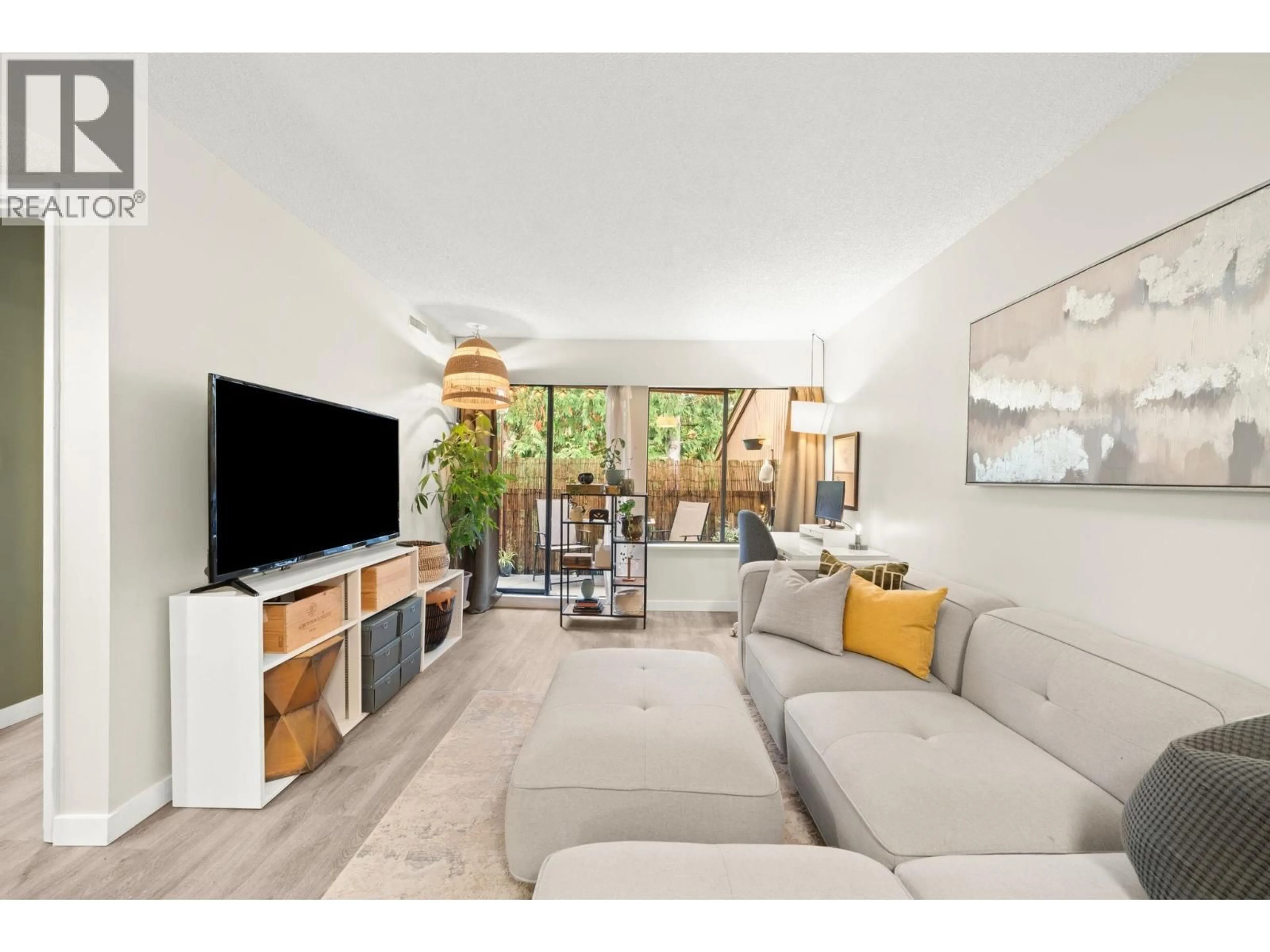 Living room with furniture, unknown for 1884 PURCELL WAY, North Vancouver British Columbia V7J3K3