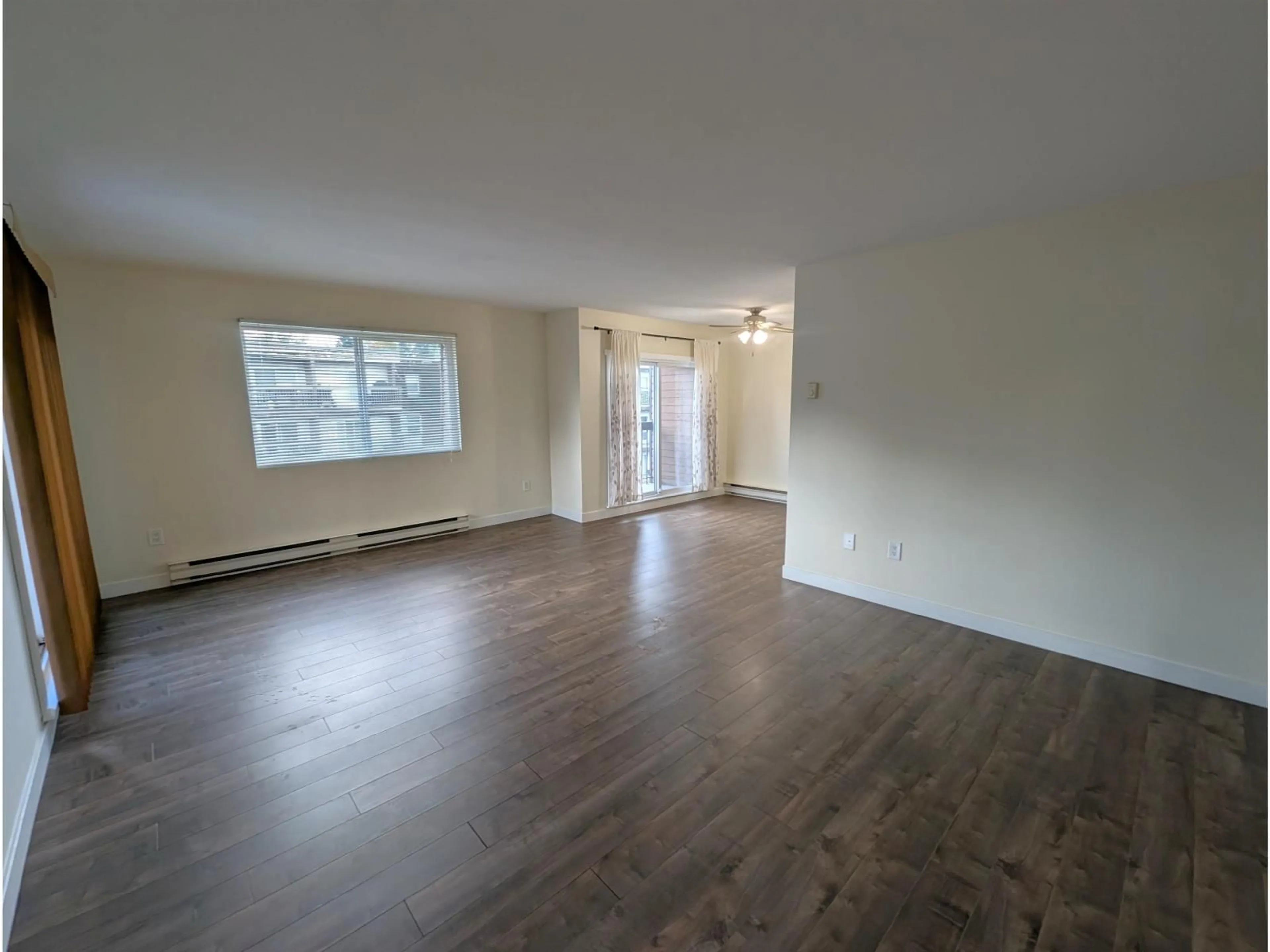 A pic of a room for 303 - 33850 FERN, Abbotsford British Columbia V2S6C3