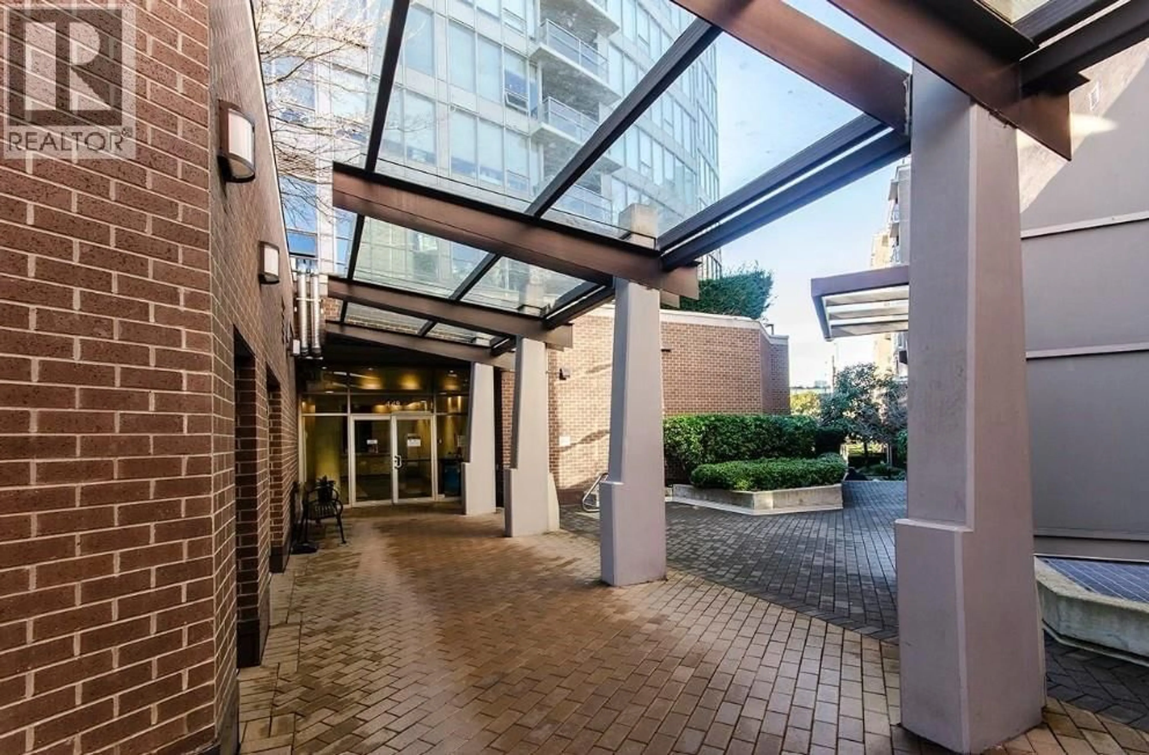 Indoor foyer for 410 - 445 2ND AVENUE, Vancouver British Columbia V5Y0E8