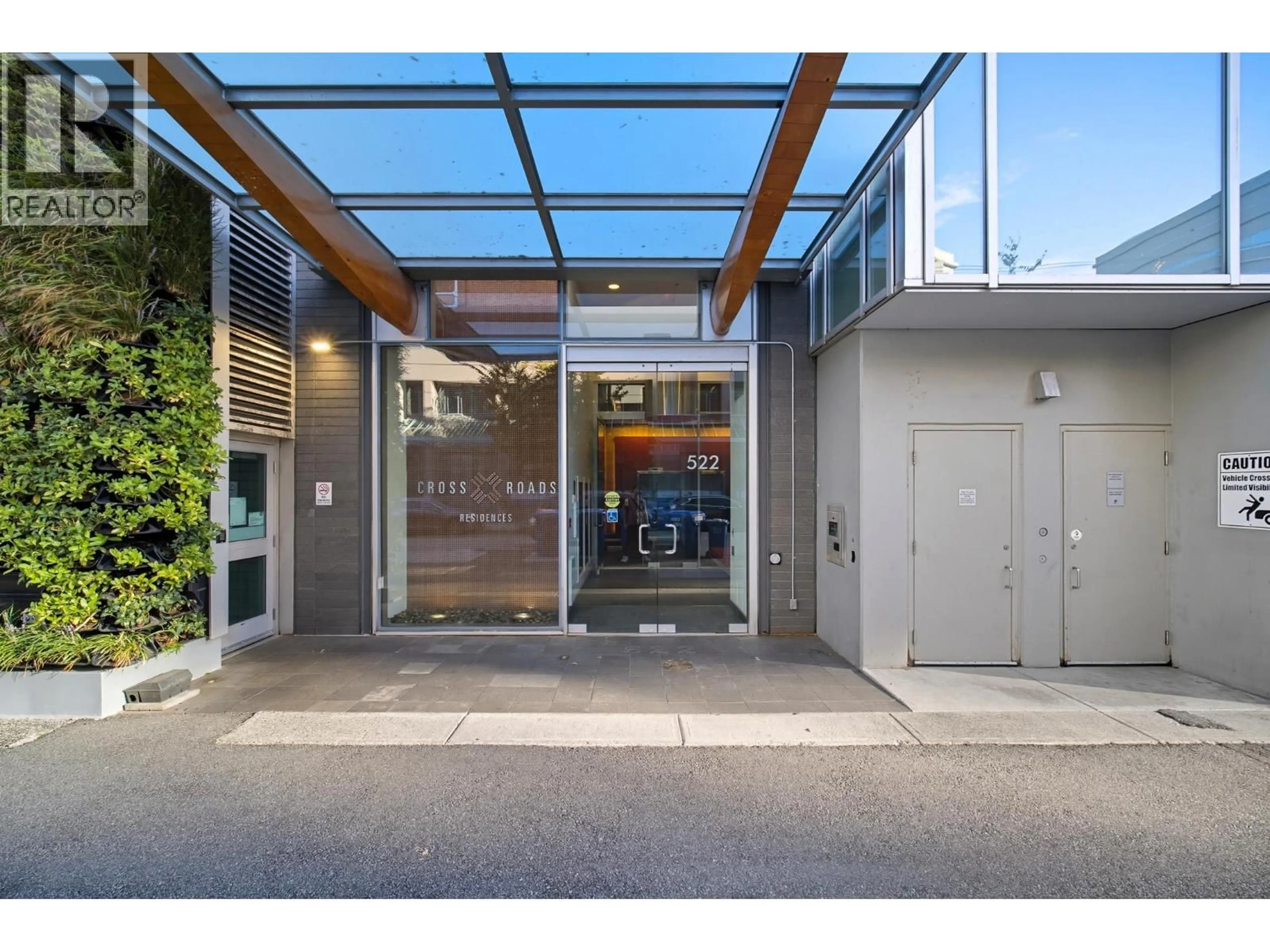 Indoor foyer for 209 - 522 8TH AVENUE, Vancouver British Columbia V5Z0A9