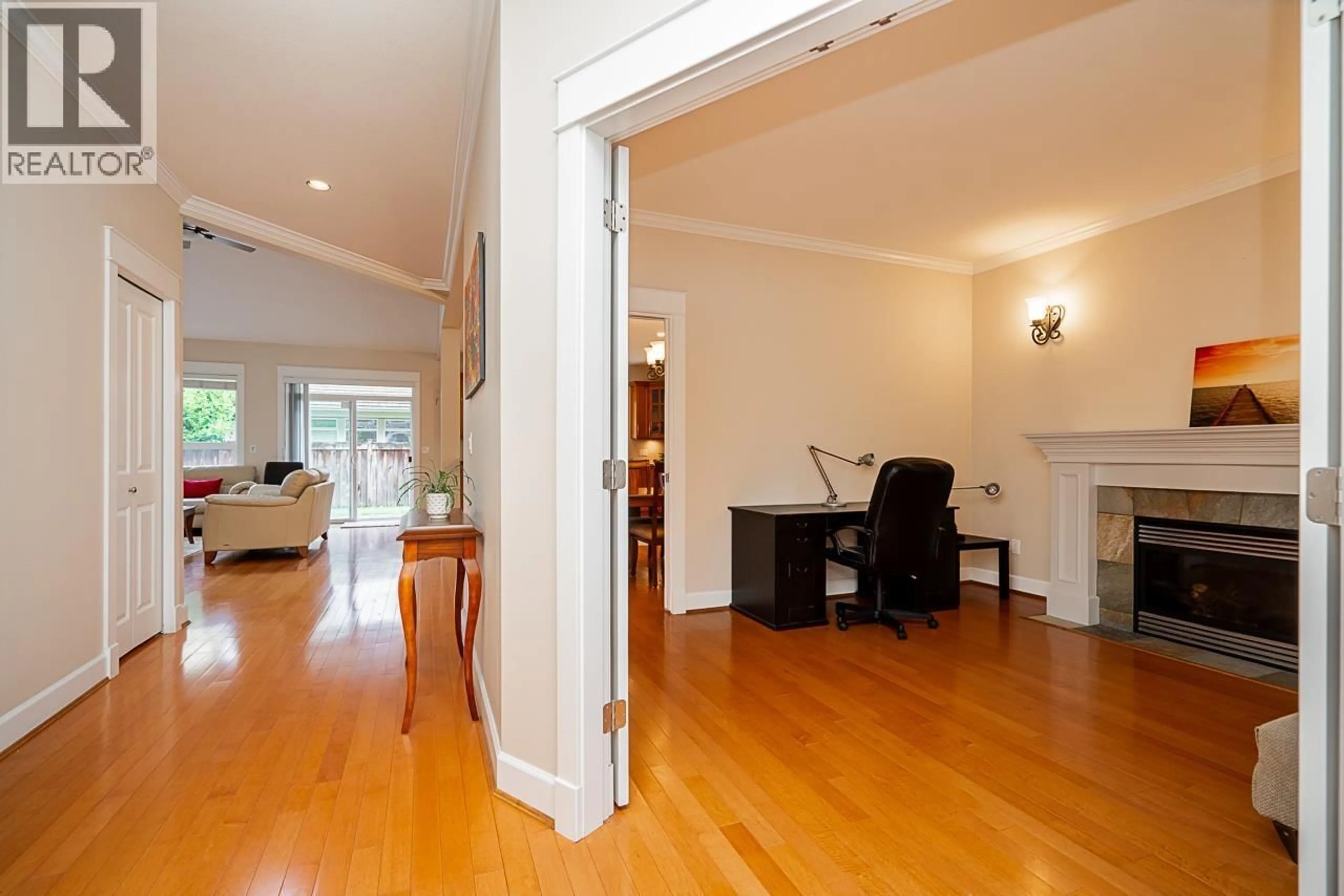 Indoor foyer for 6028 DUNSMUIR CRESCENT, Richmond British Columbia V7C5V7