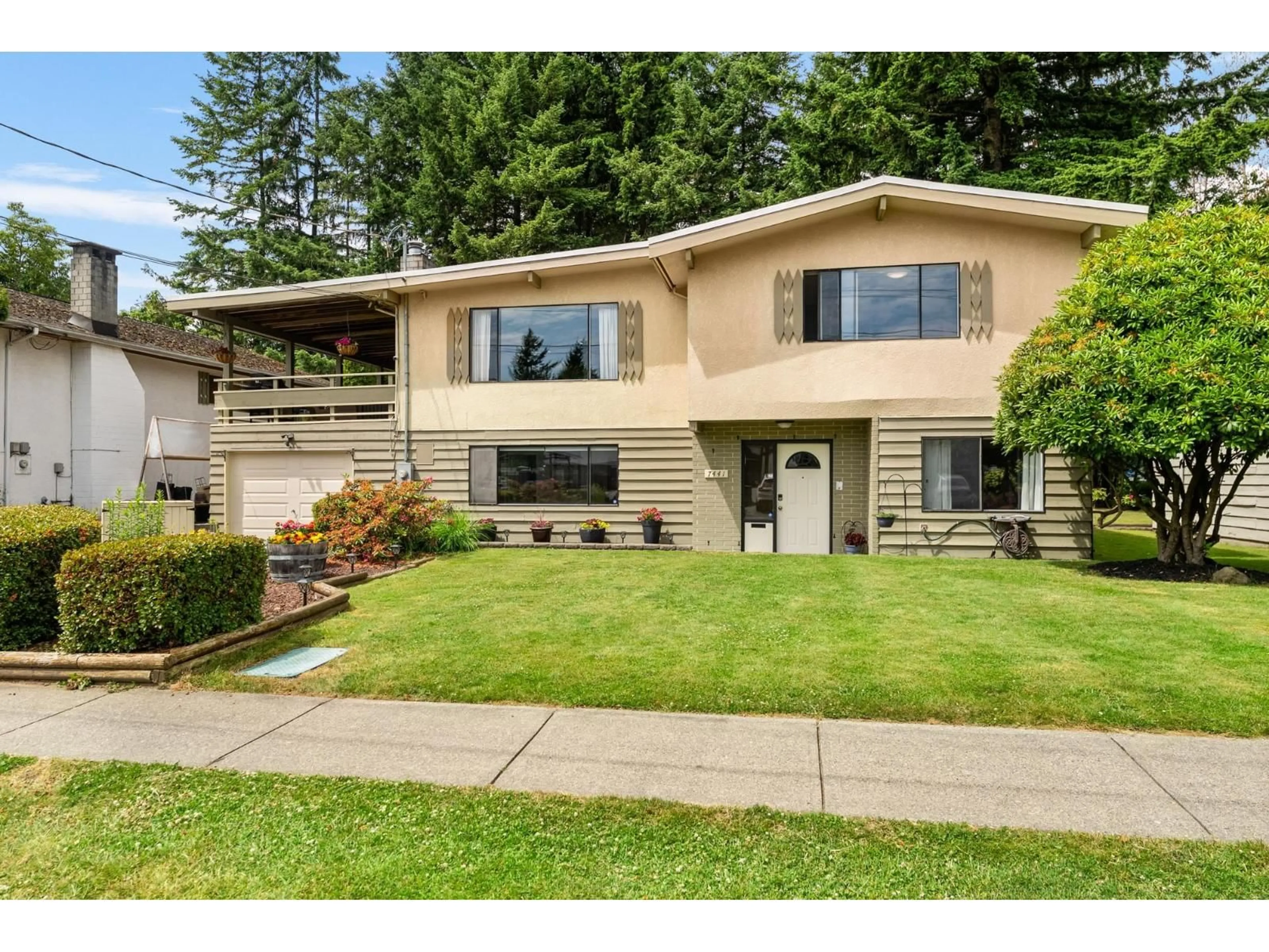 Home with vinyl exterior material, street for 7441 113, Delta British Columbia V4C5B2