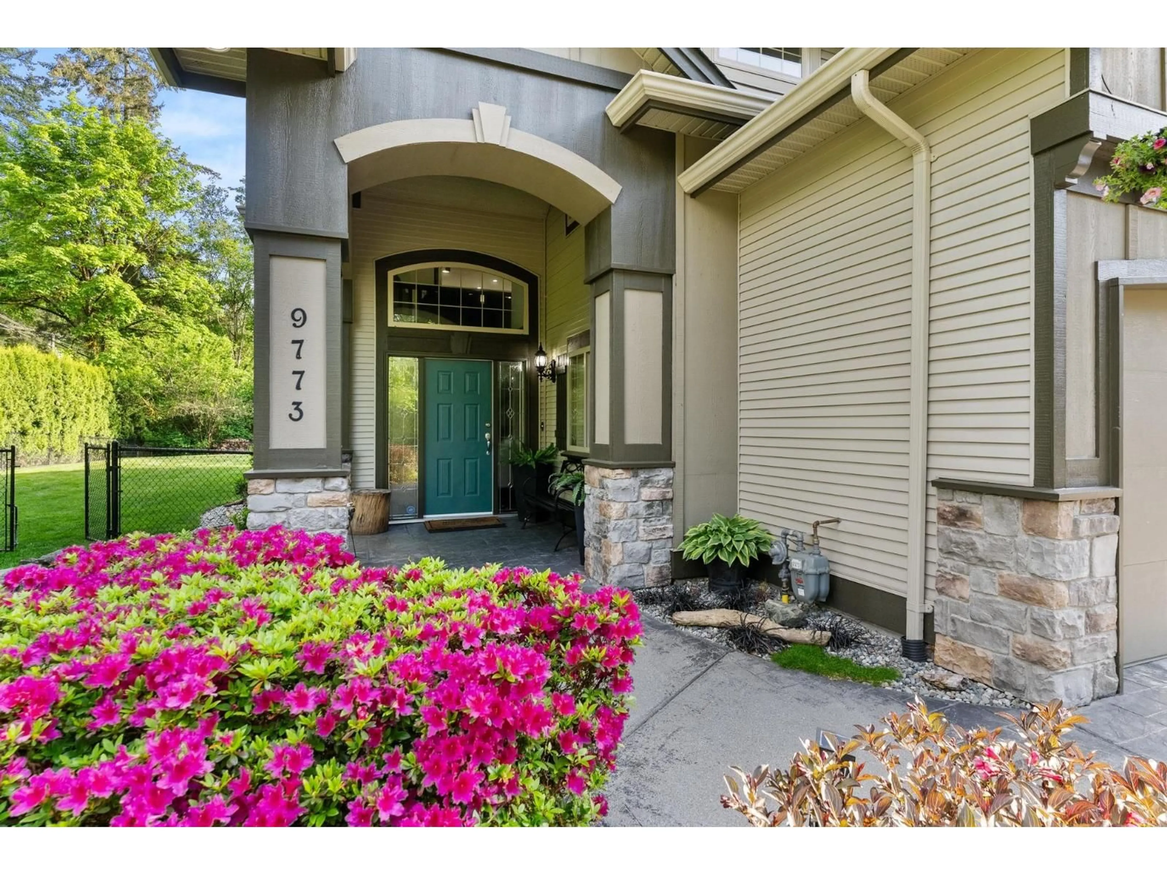 Indoor entryway for 9773 208, Langley British Columbia V1M3Y3
