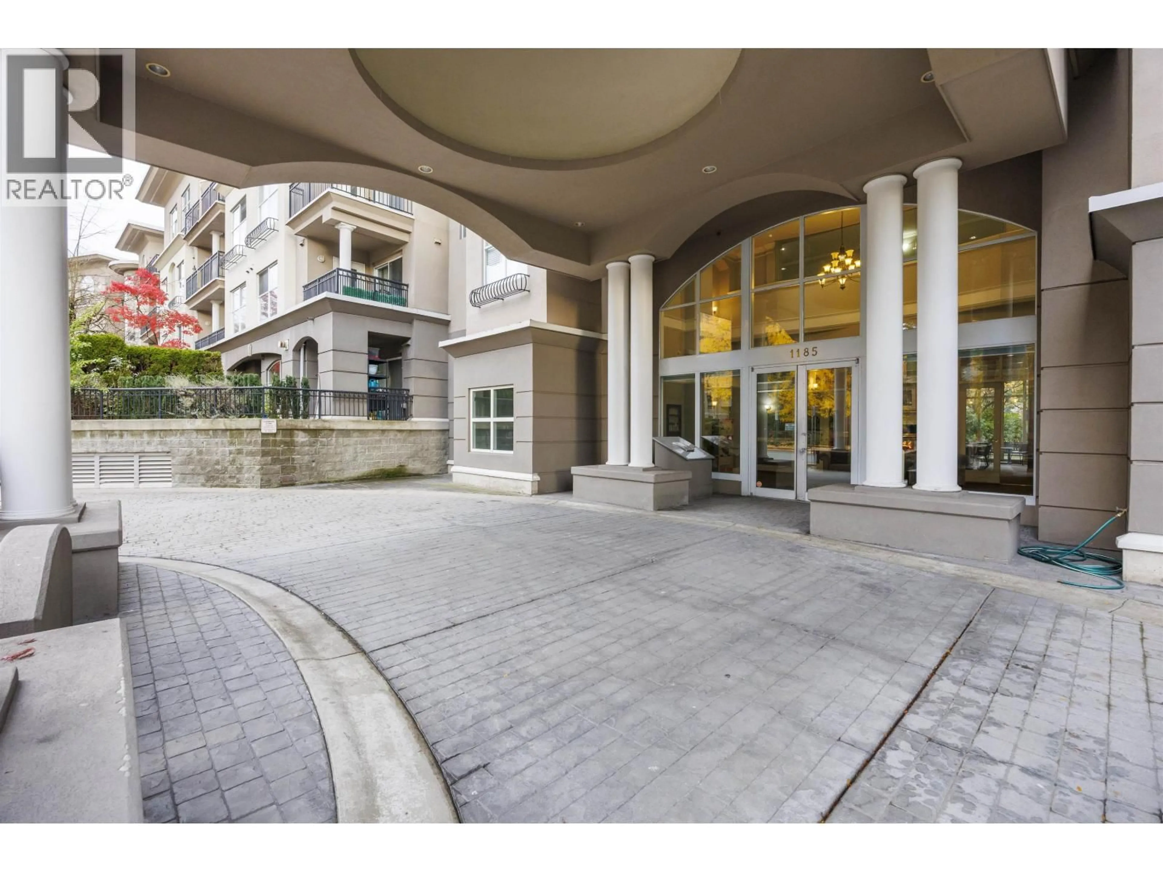 Indoor foyer for 404 - 1185 PACIFIC STREET, Coquitlam British Columbia V3B7Z2