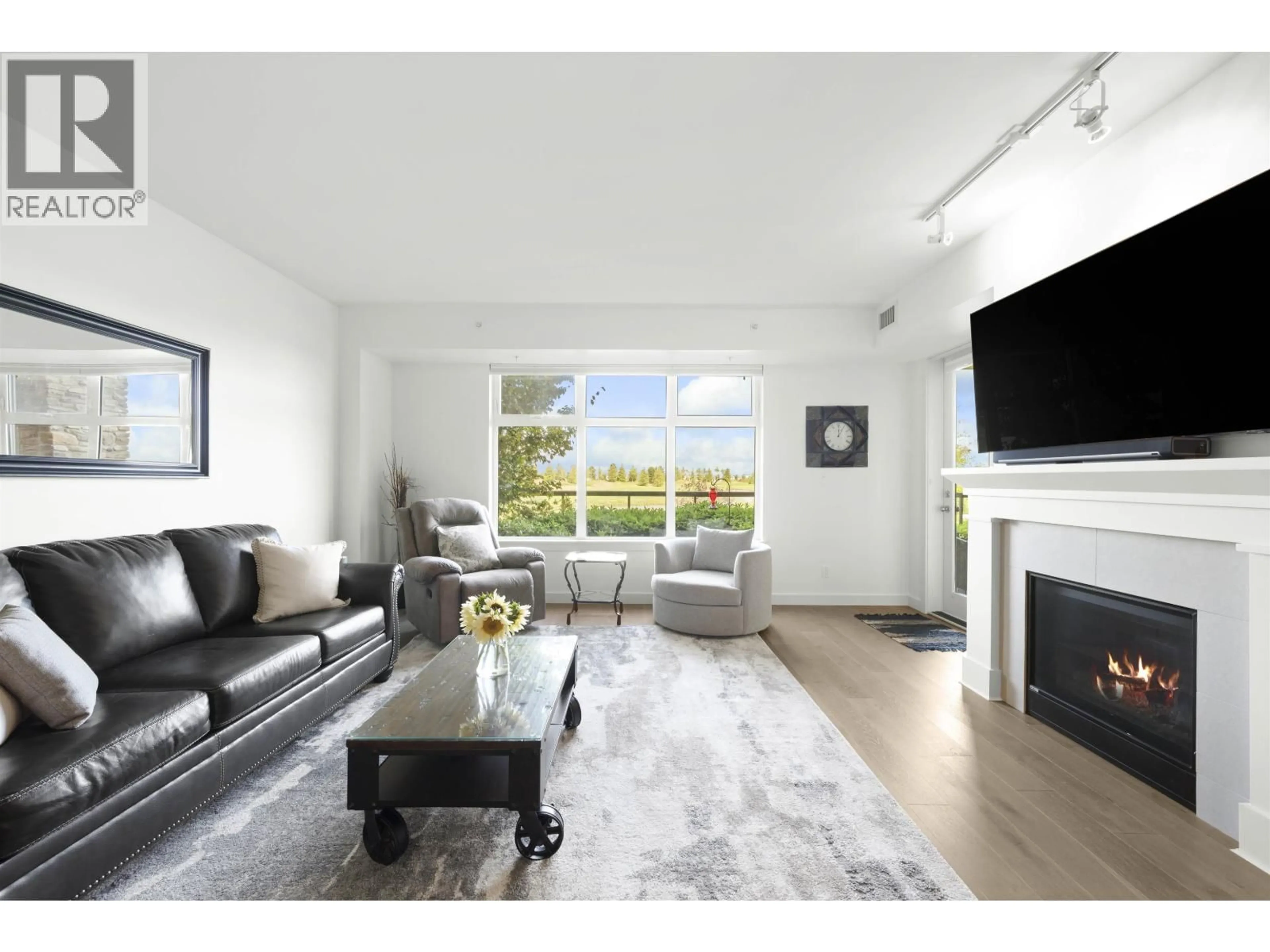 Living room with furniture, unknown for 112 - 5011 SPRINGS BOULEVARD, Delta British Columbia V4M0B6