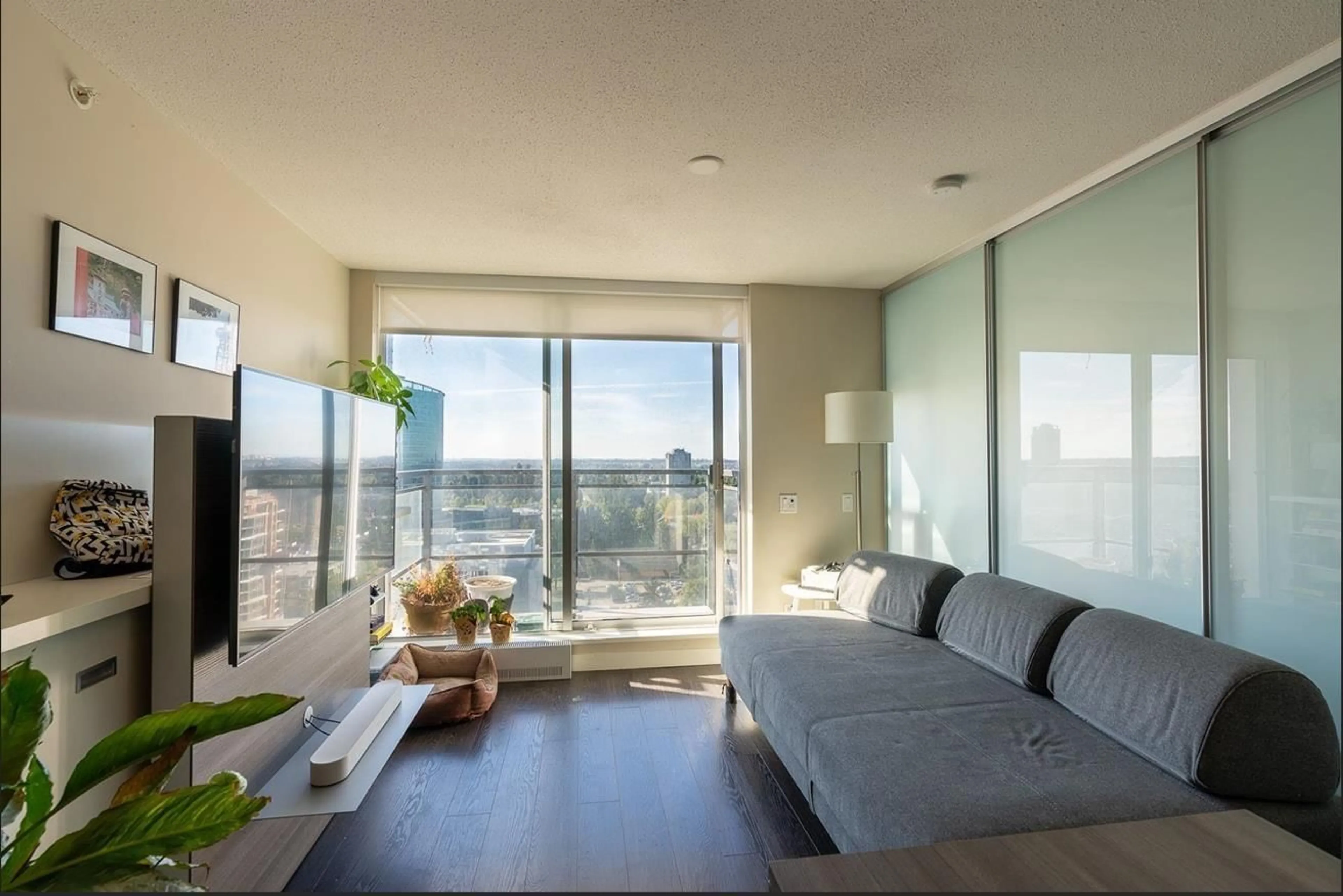 Living room with furniture, unknown for 2612 - 13398 104, Surrey British Columbia V3T1V6