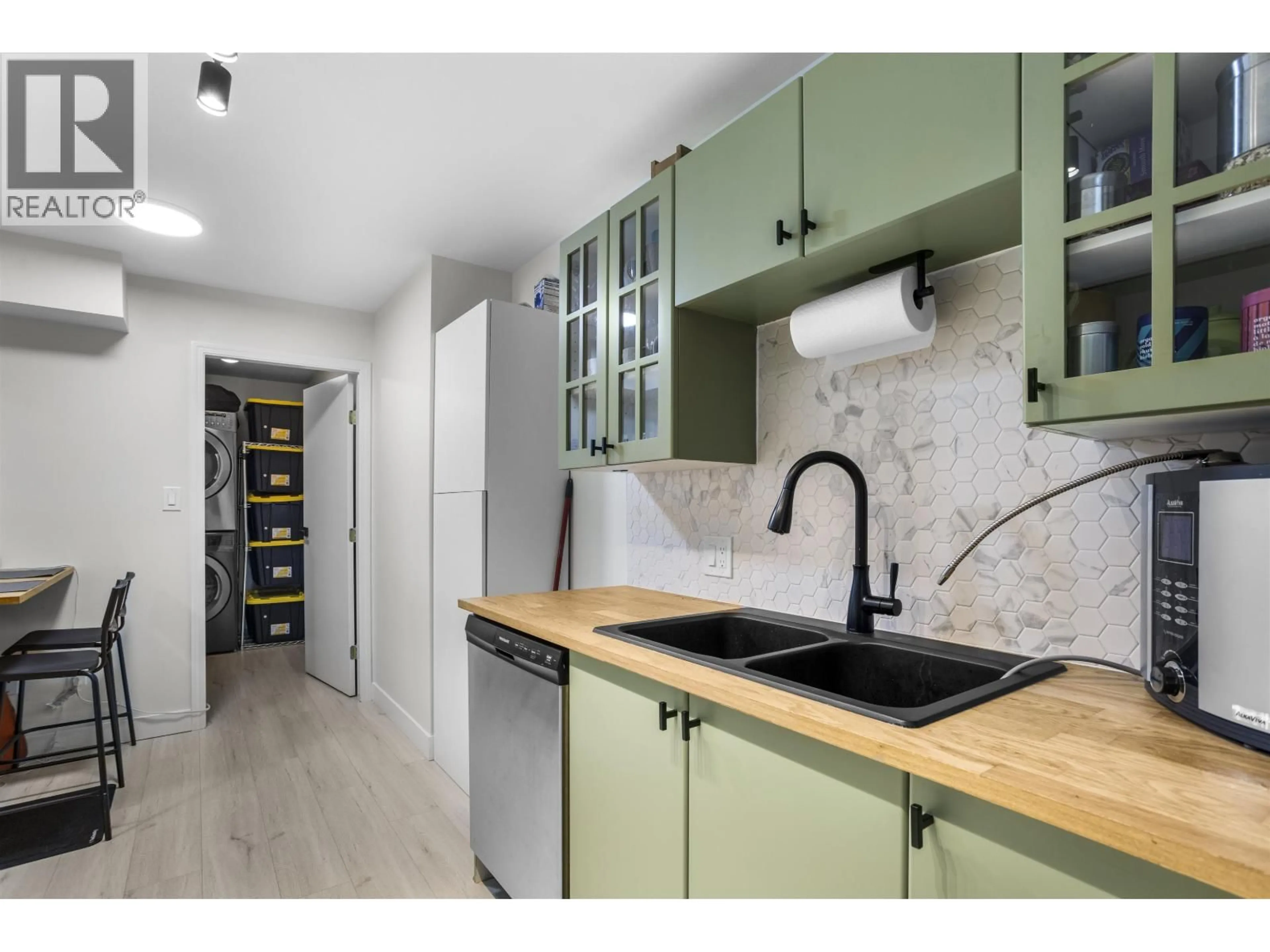 Standard kitchen, unknown for 201 - 22351 ST. ANNE STREET, Maple Ridge British Columbia V2X2E7