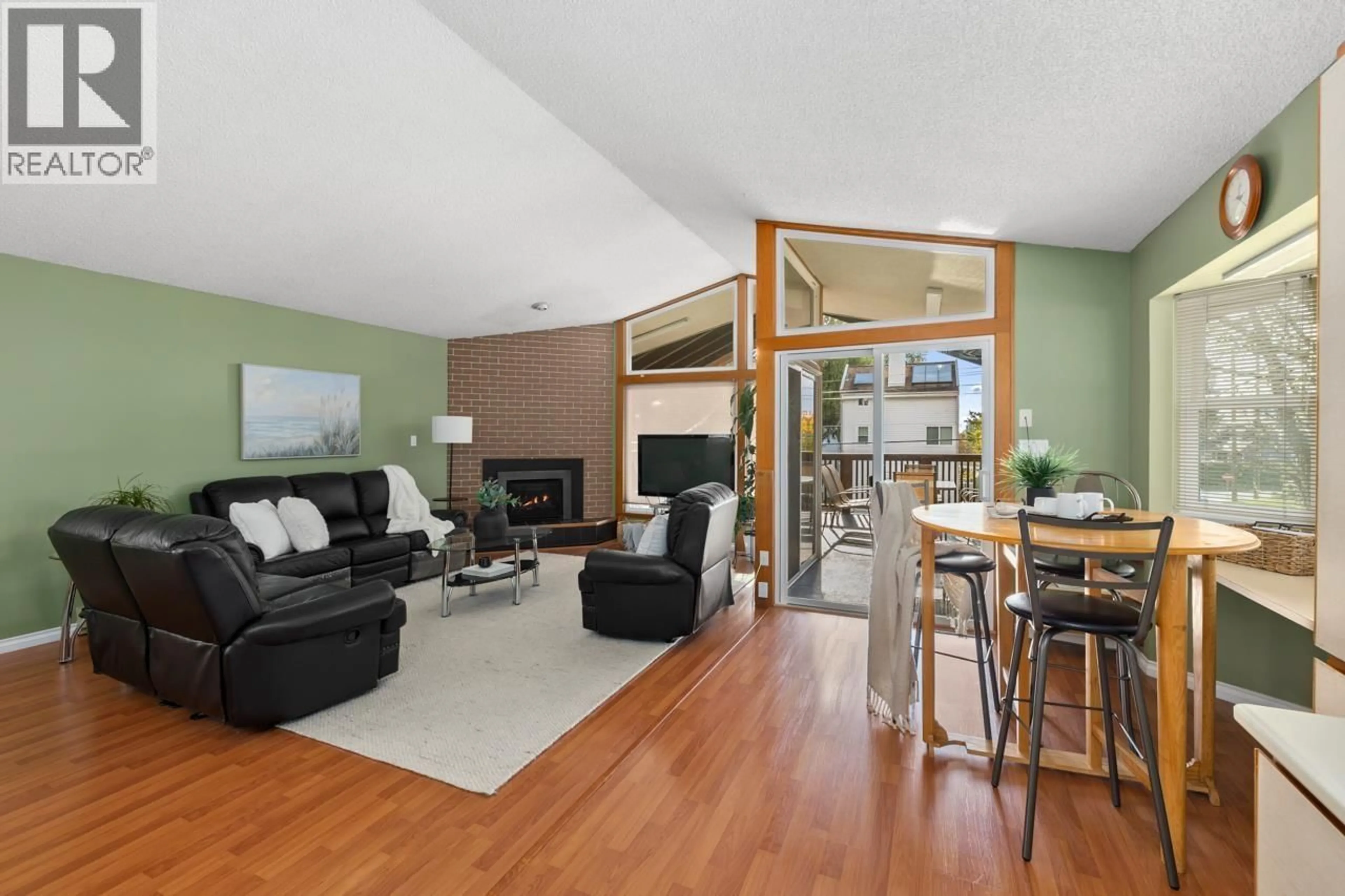 Living room with furniture, wood/laminate floor for 2142 ST. ANDREWS AVENUE, North Vancouver British Columbia V7L3M5