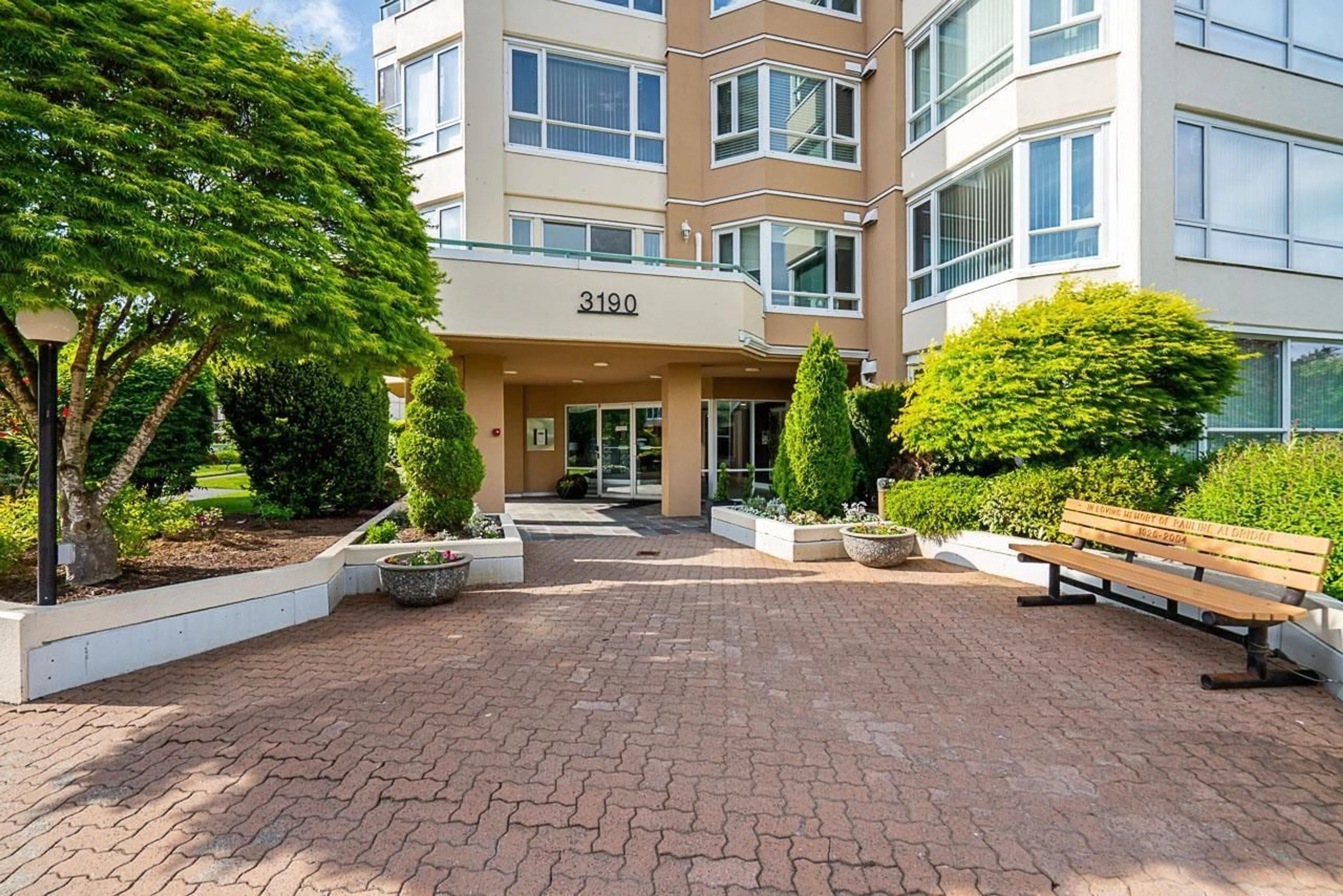 Patio, building for 1403 - 3190 GLADWIN, Abbotsford British Columbia V2T5T2