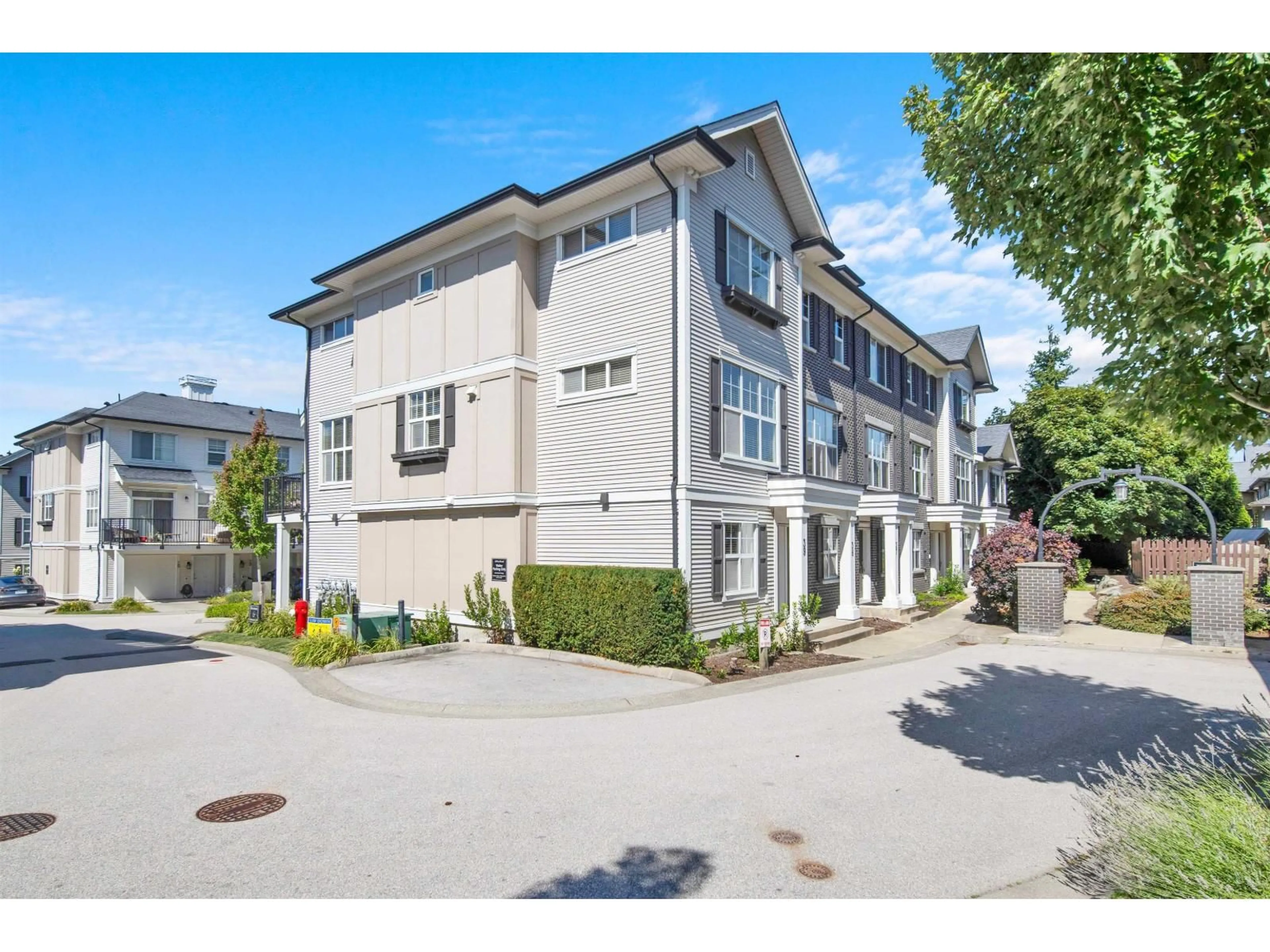 Unknown for 39 - 2469 164, Surrey British Columbia V3S3T4