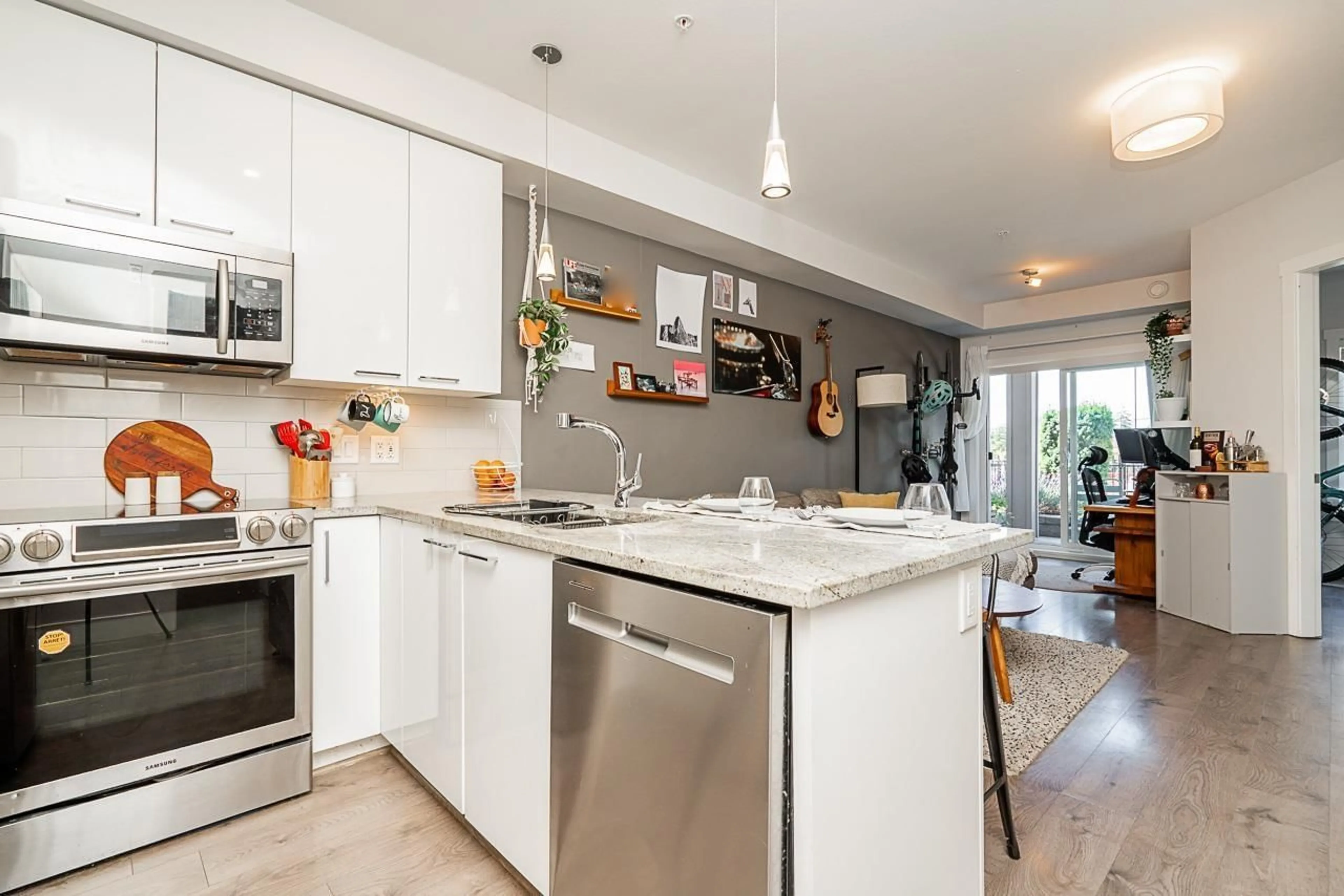 Open concept kitchen, unknown for 107 - 20175 53, Langley British Columbia V3A0J8