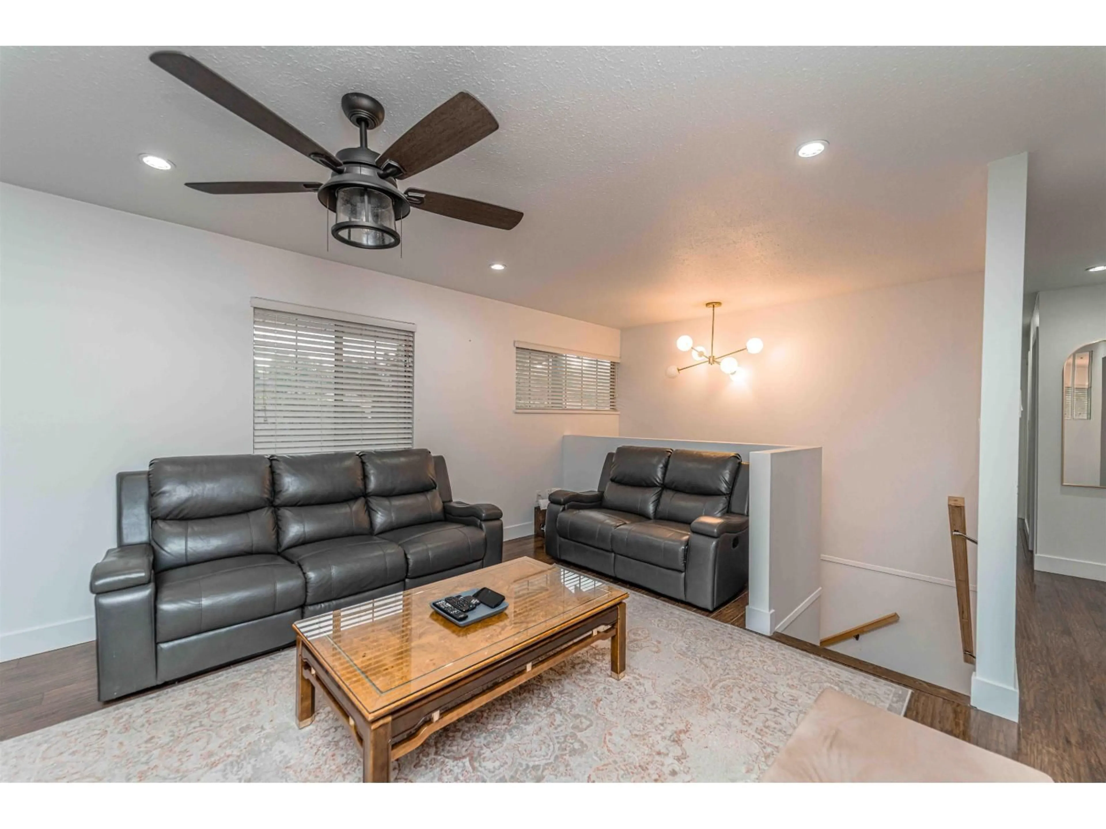 Living room with furniture, unknown for 3520 CLEARBROOK, Abbotsford British Columbia V2T5B8