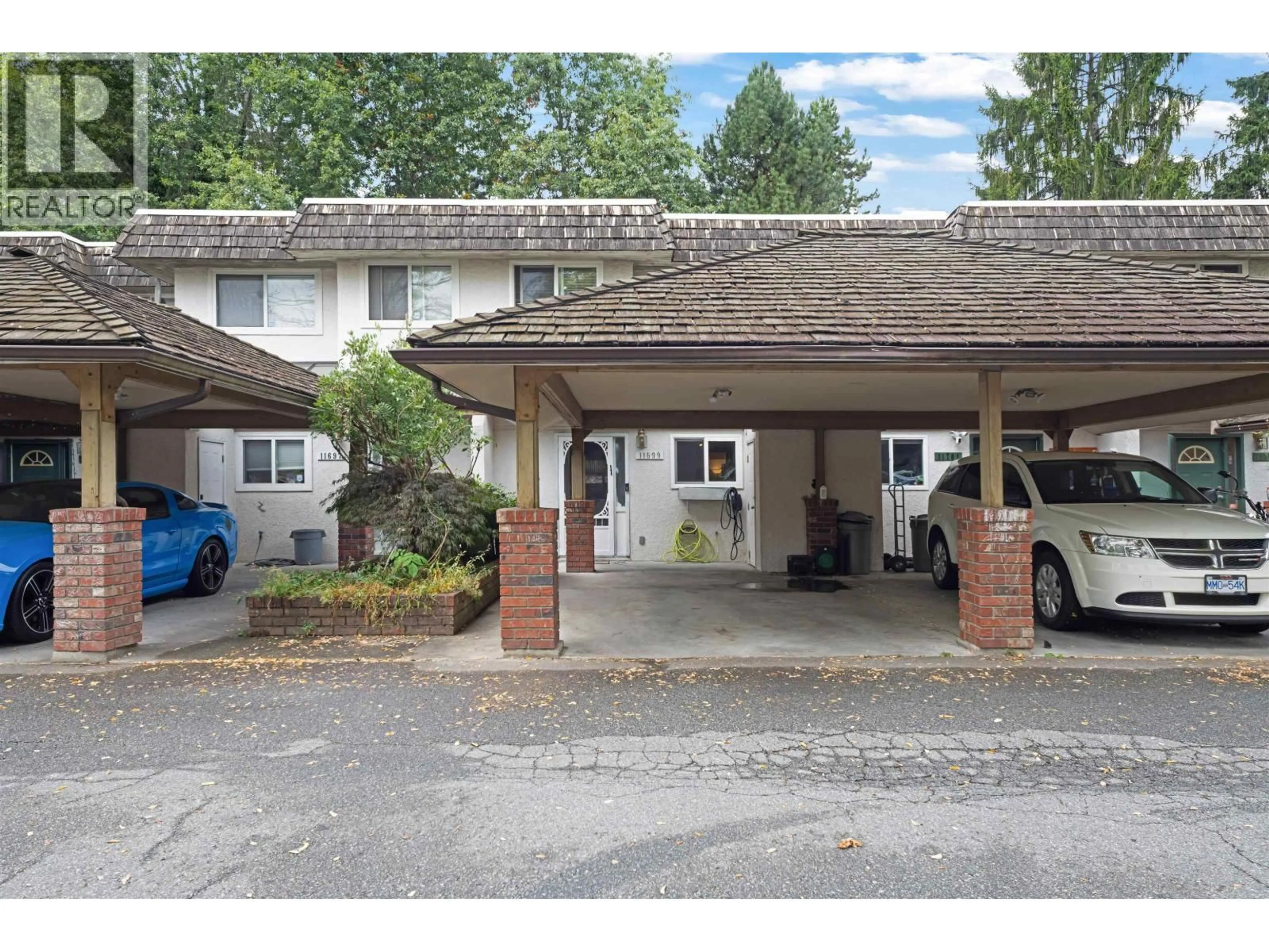 Indoor garage for 11699 FULTON STREET, Maple Ridge British Columbia V2X6L3