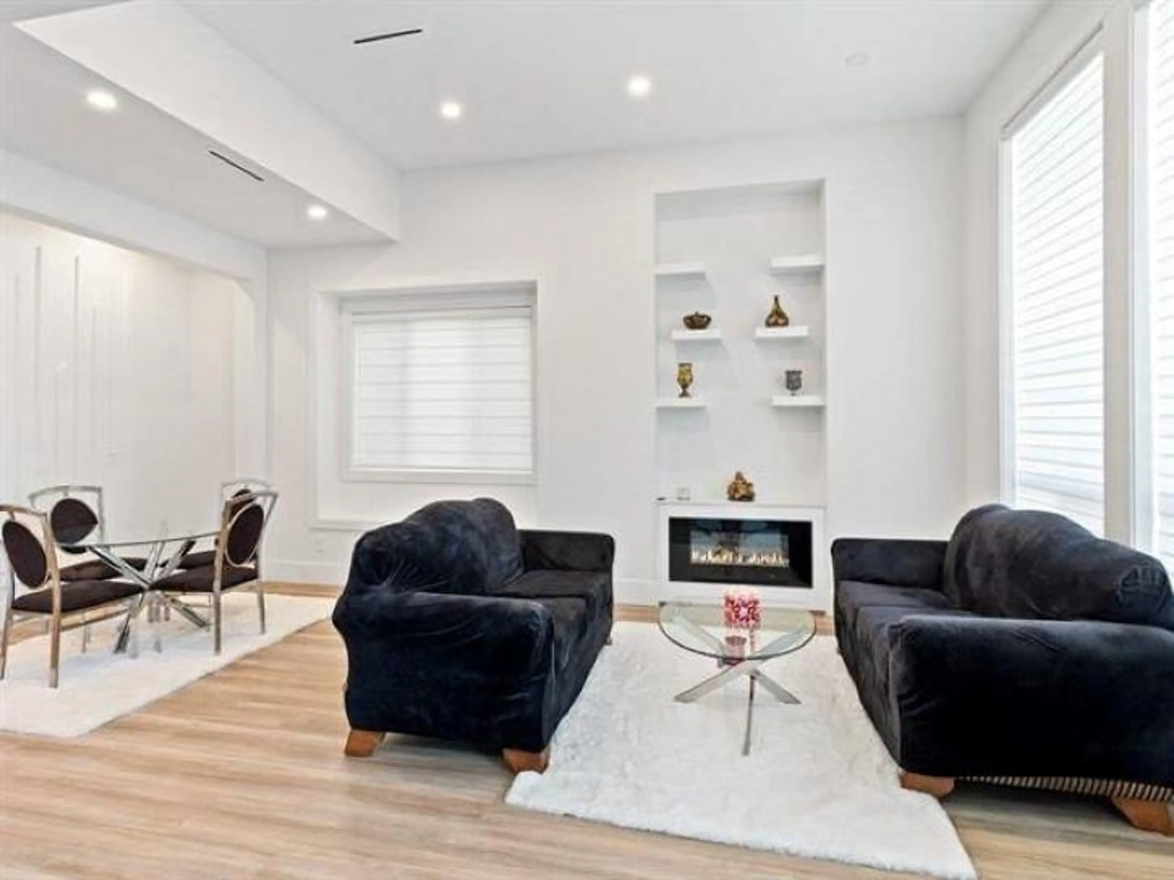 Living room with furniture, unknown for 17030 79A, Surrey British Columbia V4N0C6