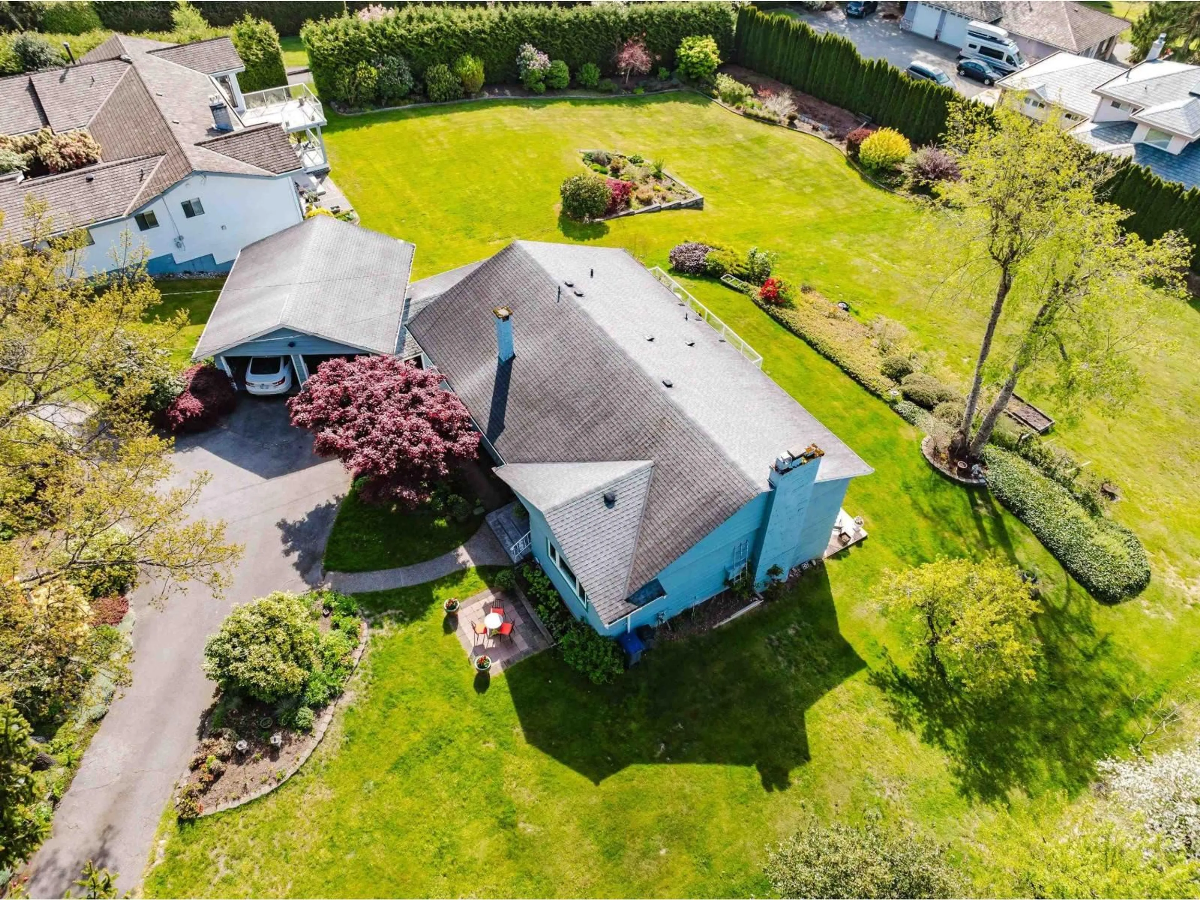 A pic from outside/outdoor area/front of a property/back of a property/a pic from drone, street for 13128 COULTHARD, Surrey British Columbia V3W1B3
