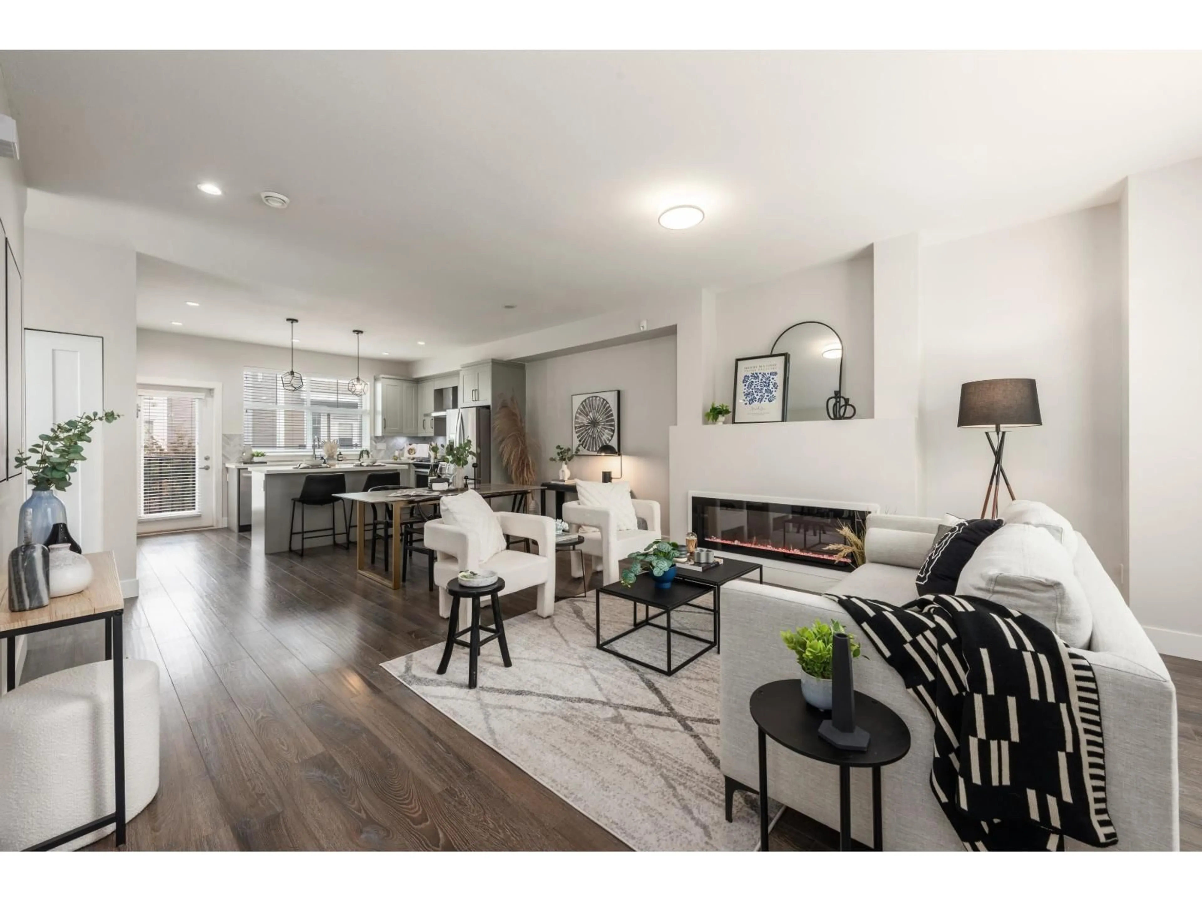 Living room with furniture, wood/laminate floor for 63 - 14541 WINTER, Surrey British Columbia V4P0G5