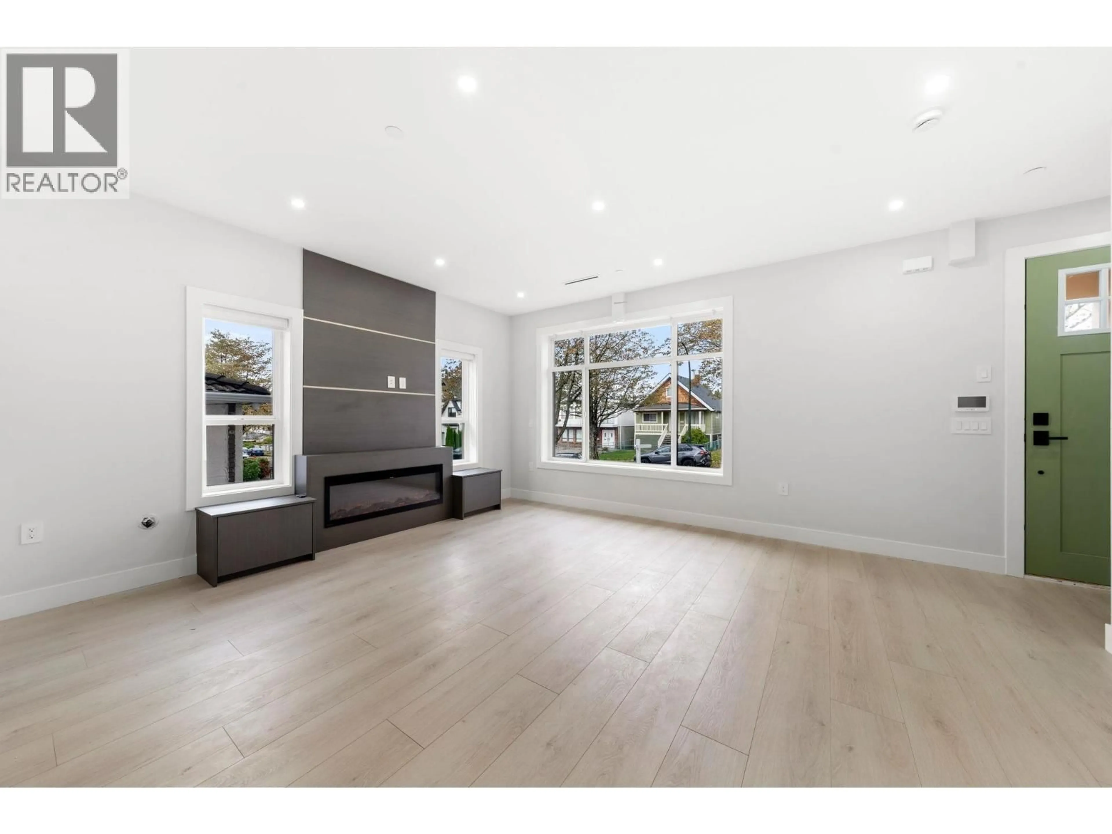 Unknown for 1 - 3274 44TH AVENUE, Vancouver British Columbia V5R3B1