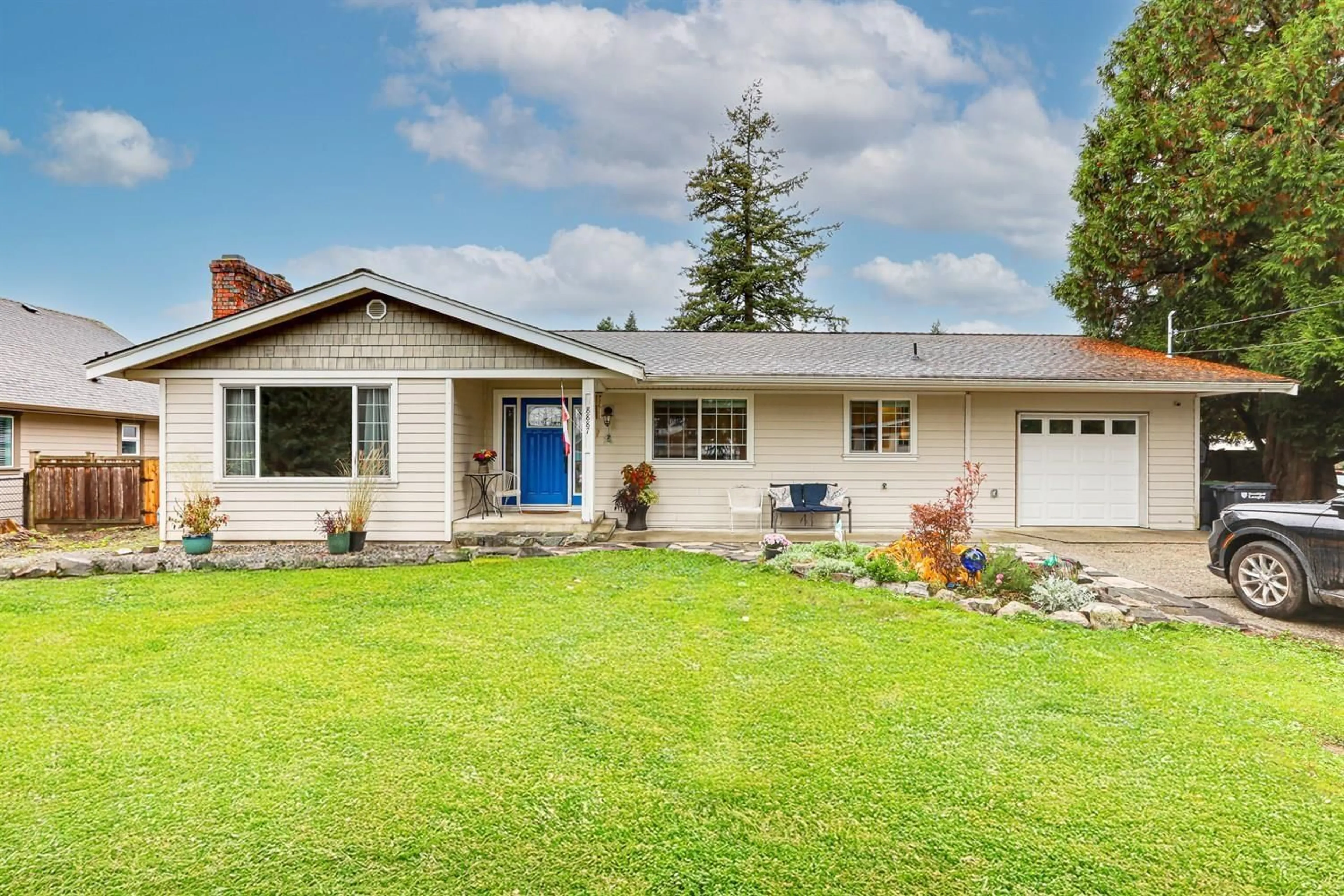 Home with vinyl exterior material, street for 8887 GAY, Langley British Columbia V1M2R5