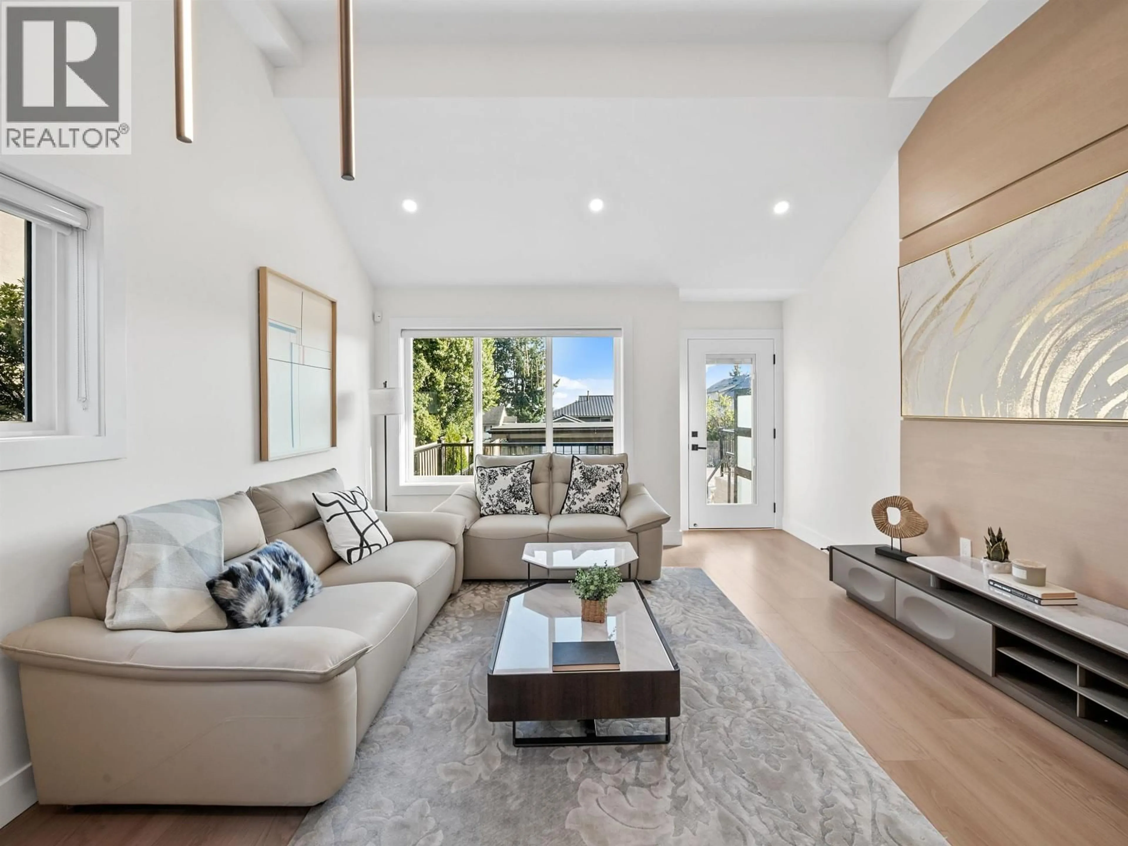 Living room with furniture, unknown for 104 - 914 ROCHESTER AVENUE, Coquitlam British Columbia V3K2W6