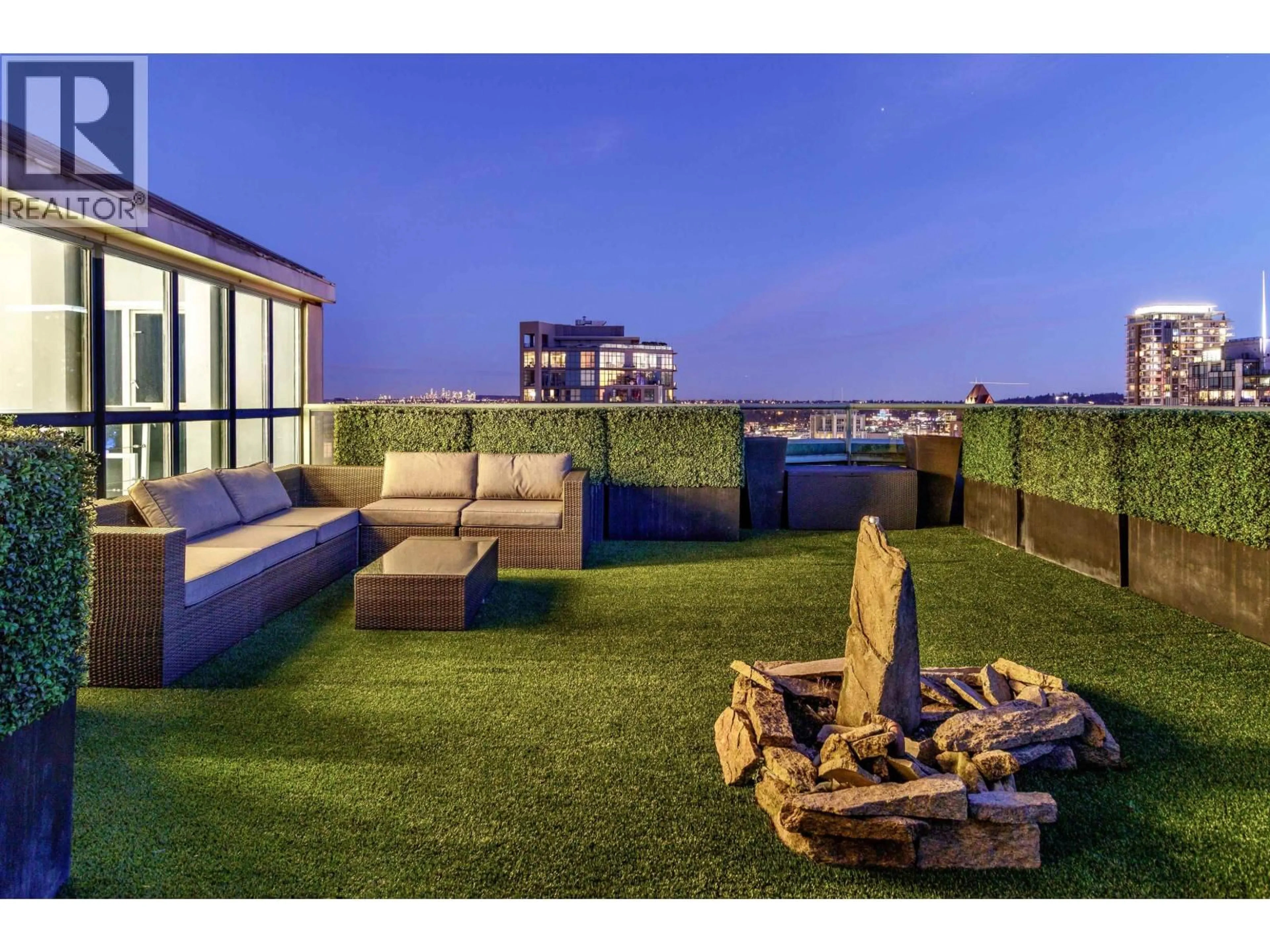 Patio, water/lake/river/ocean view for 2801 - 1188 HOWE STREET, Vancouver British Columbia V6Z2S8