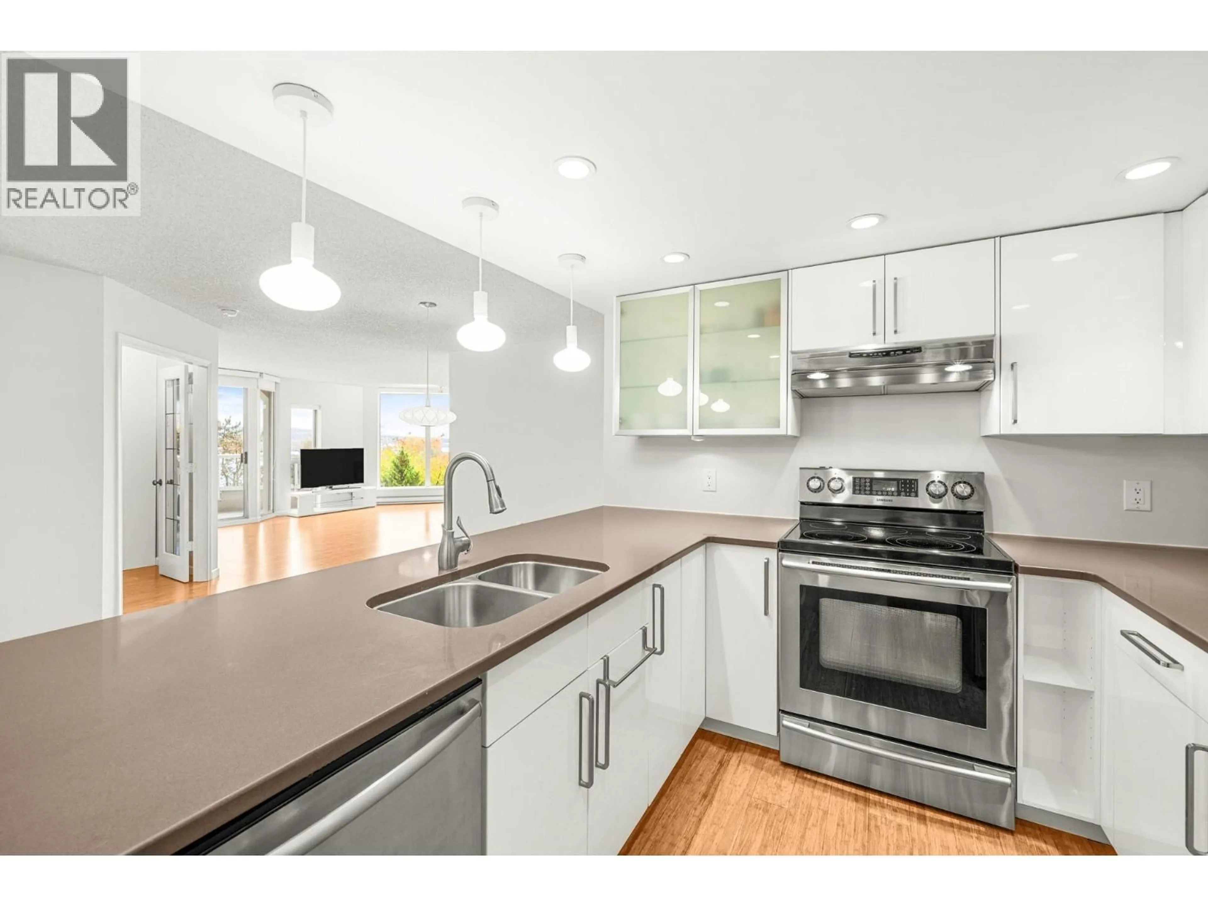 Open concept kitchen, unknown for 503 - 69 JAMIESON COURT, New Westminster British Columbia V3L5R3