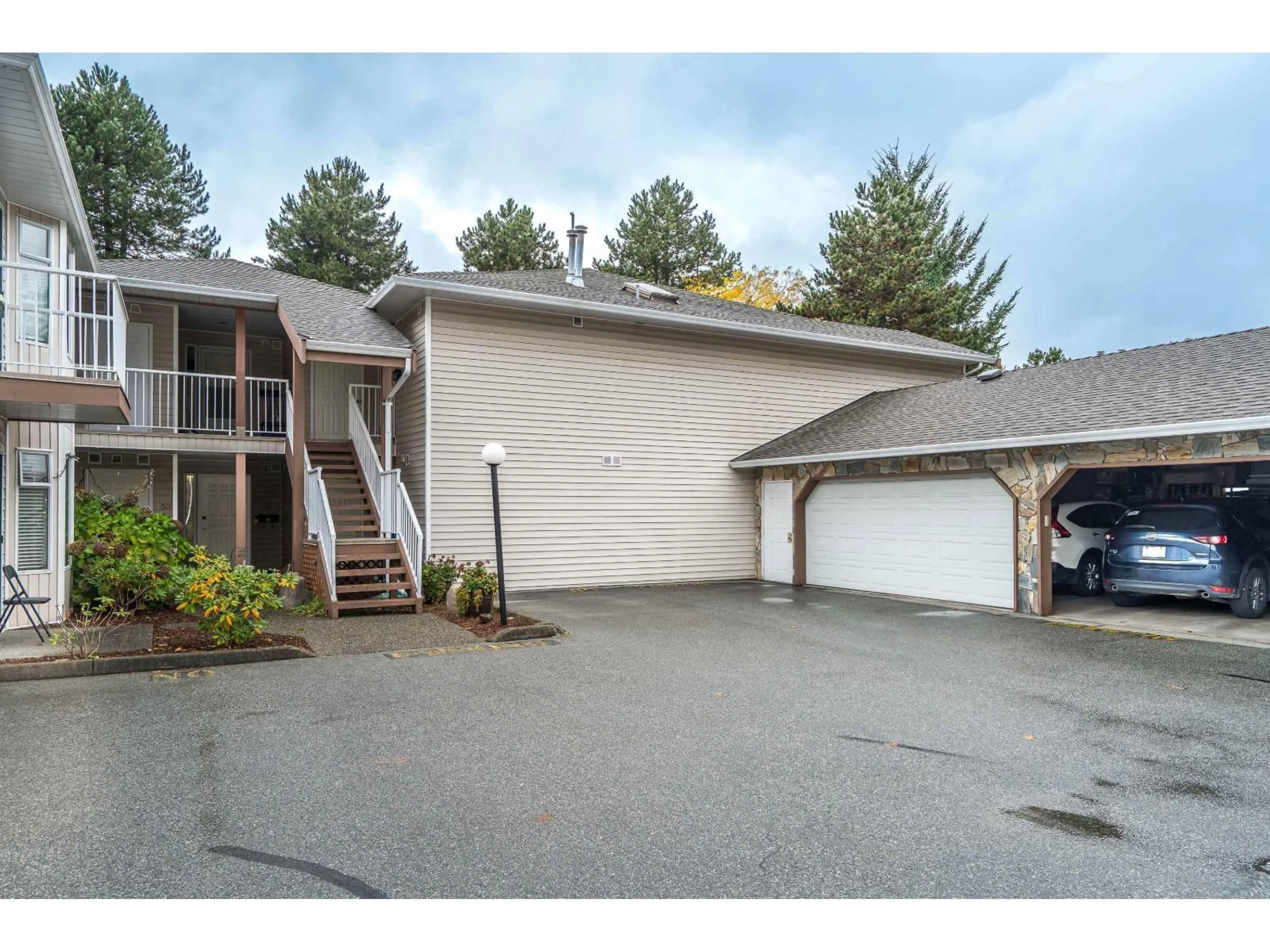 Unknown for 151 - 6875 121, Surrey British Columbia V3W1C2