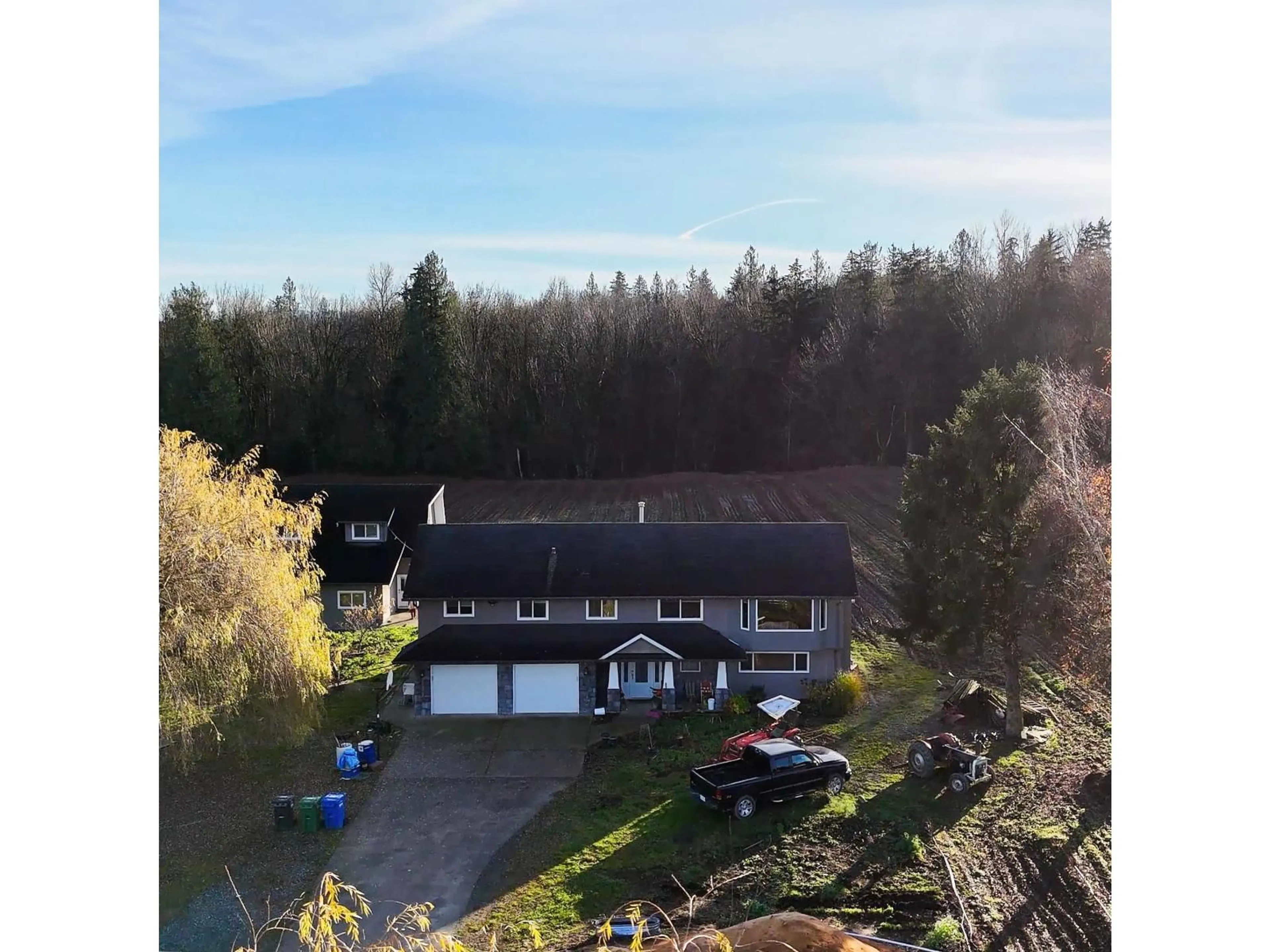 A pic from outside/outdoor area/front of a property/back of a property/a pic from drone, water/lake/river/ocean view for 29914 GLENGARRRY, Abbotsford British Columbia V4X1Z7