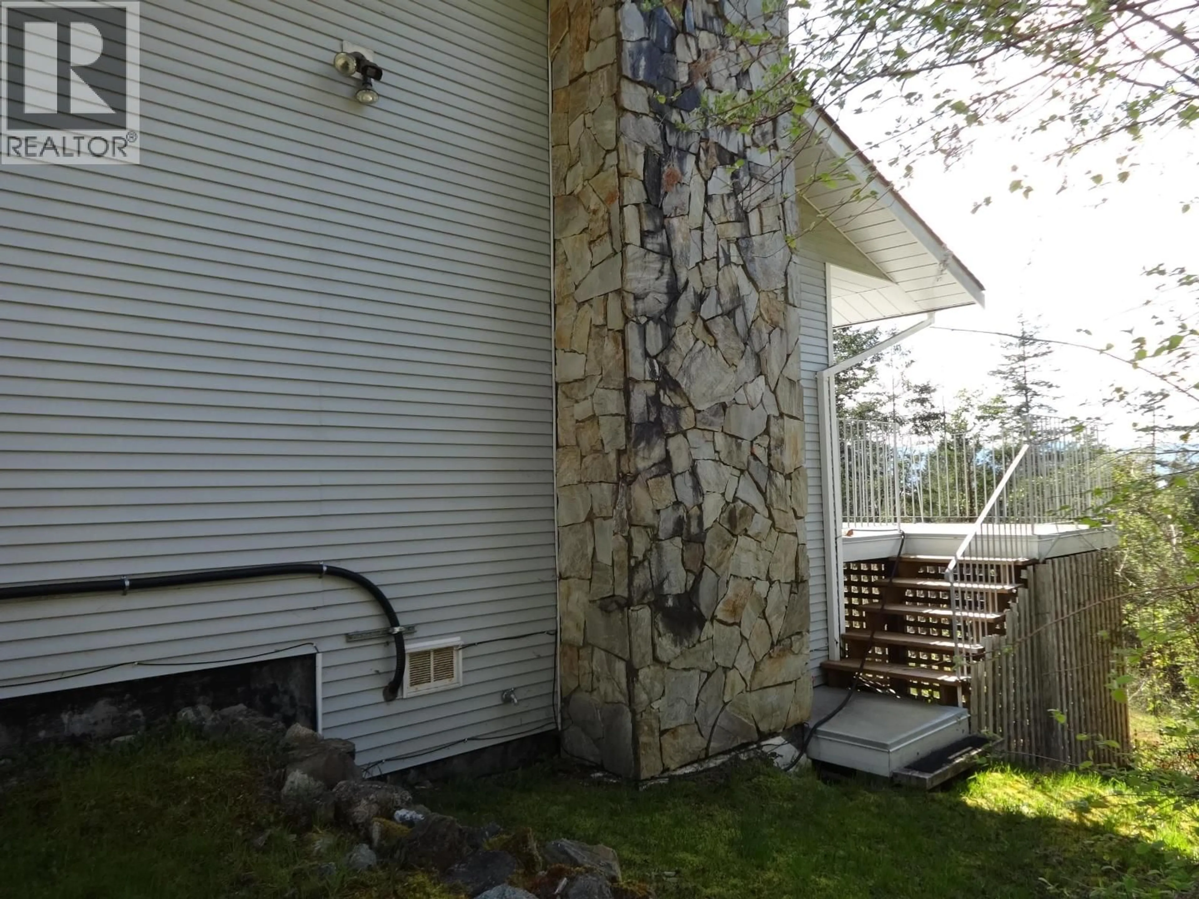 Patio, building for 11682 SUNSHINE COAST HIGHWAY, Madeira Park British Columbia V7Z1B9