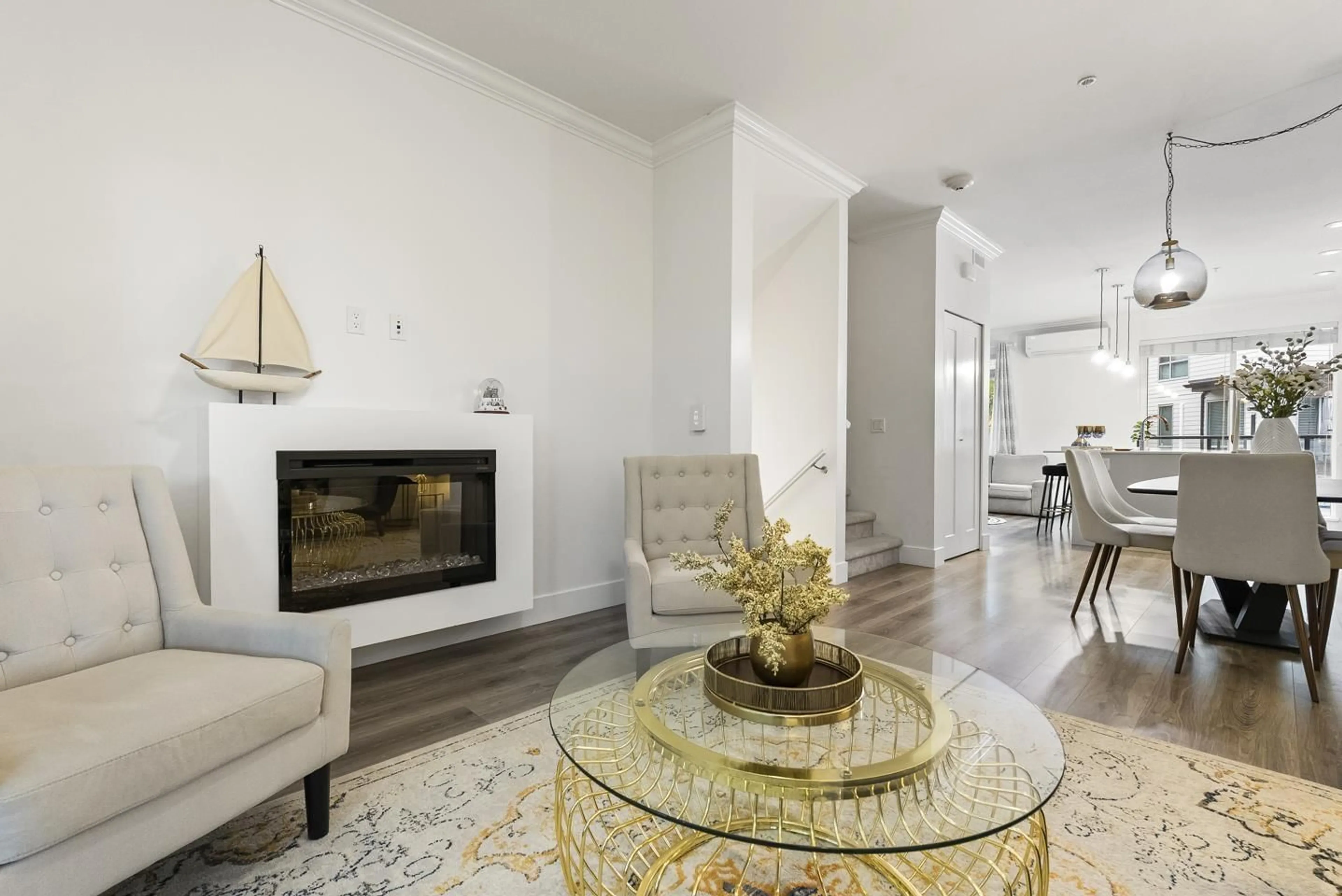 Living room with furniture, unknown for 30 - 15775 MOUNTAIN VIEW, Surrey British Columbia V3Z0W7