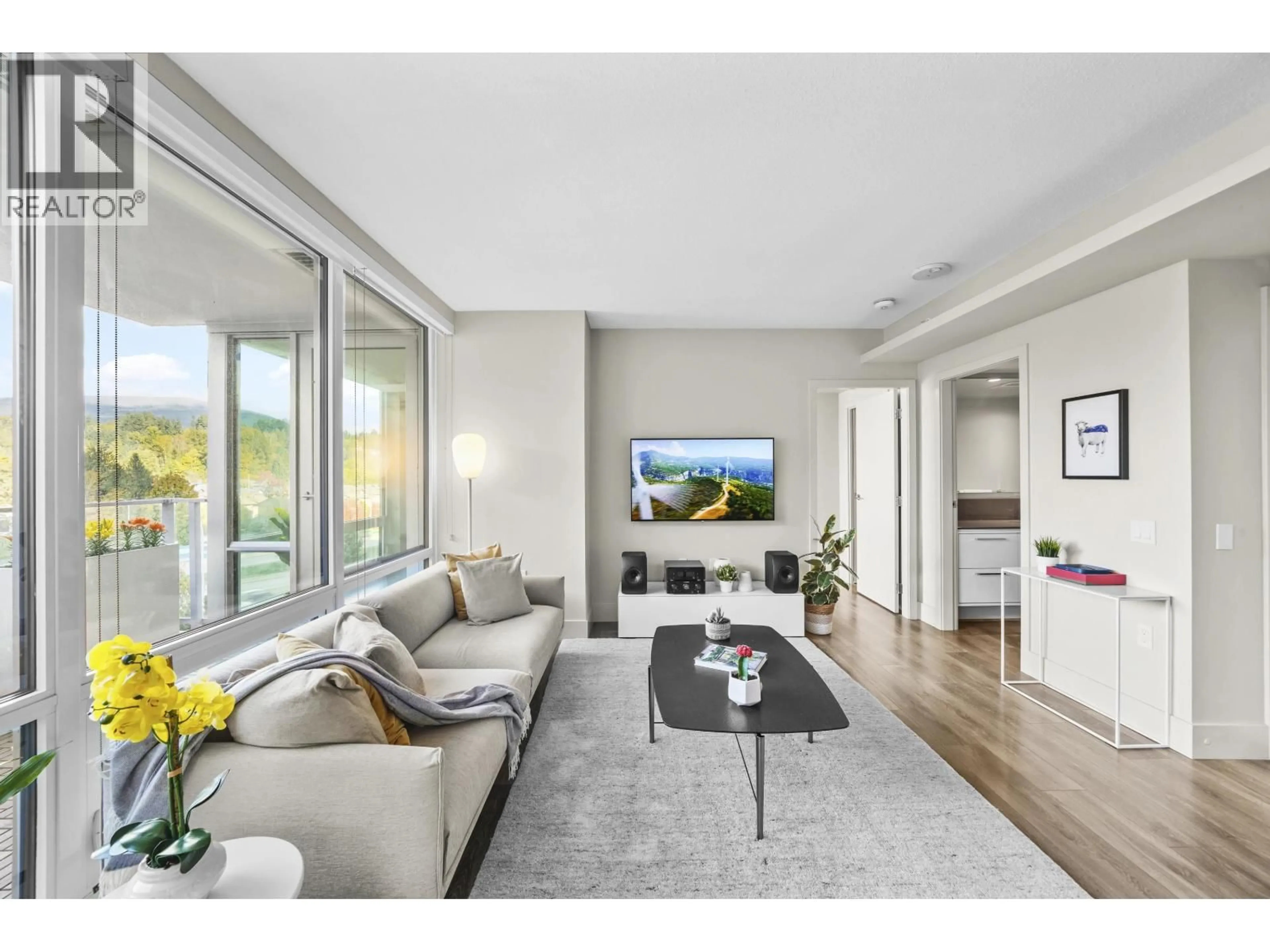 Living room with furniture, unknown for 616 - 680 SEYLYNN CRESCENT, North Vancouver British Columbia V7J0B5