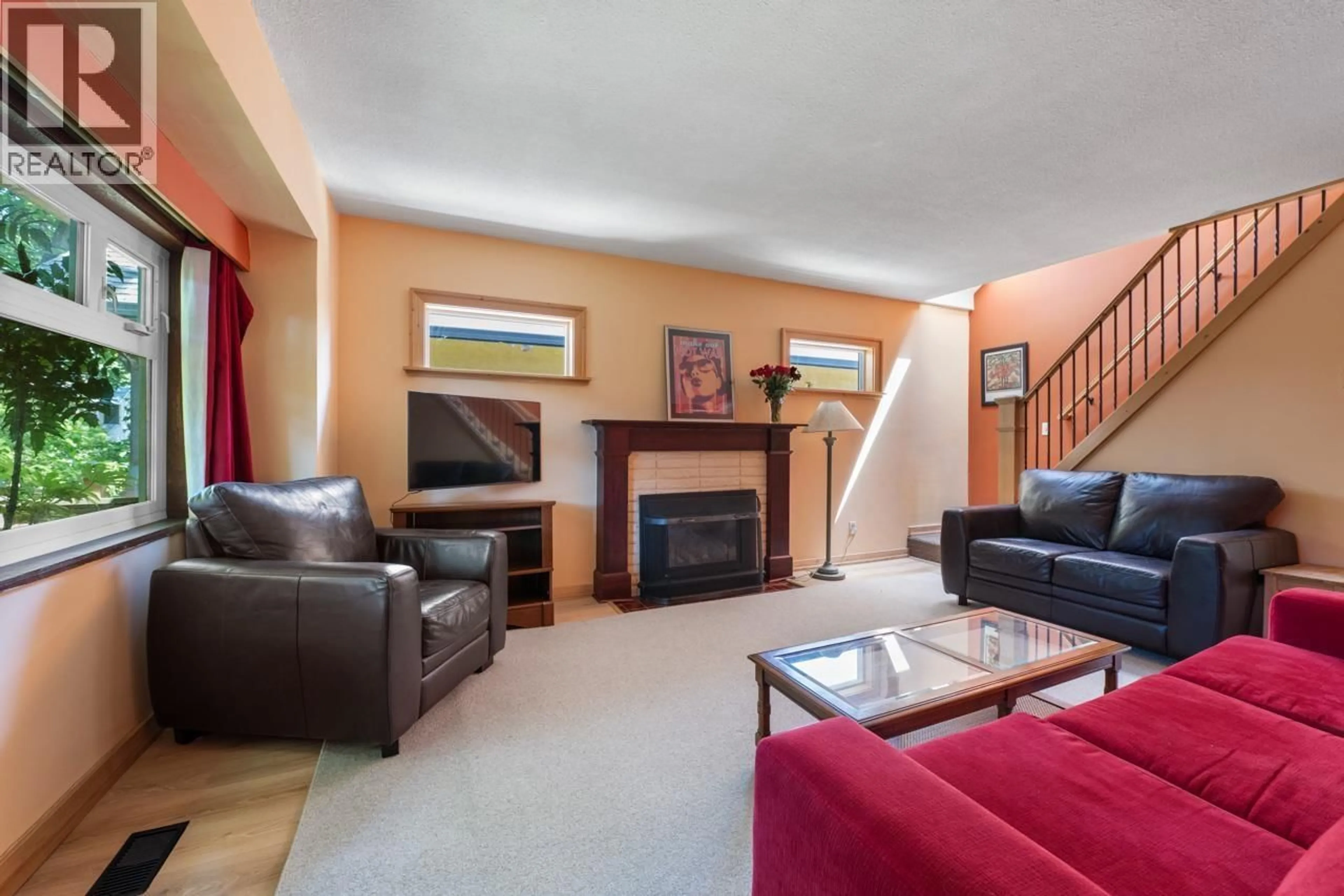 Living room with furniture, unknown for 2268 7TH AVENUE, Vancouver British Columbia V5N1S7