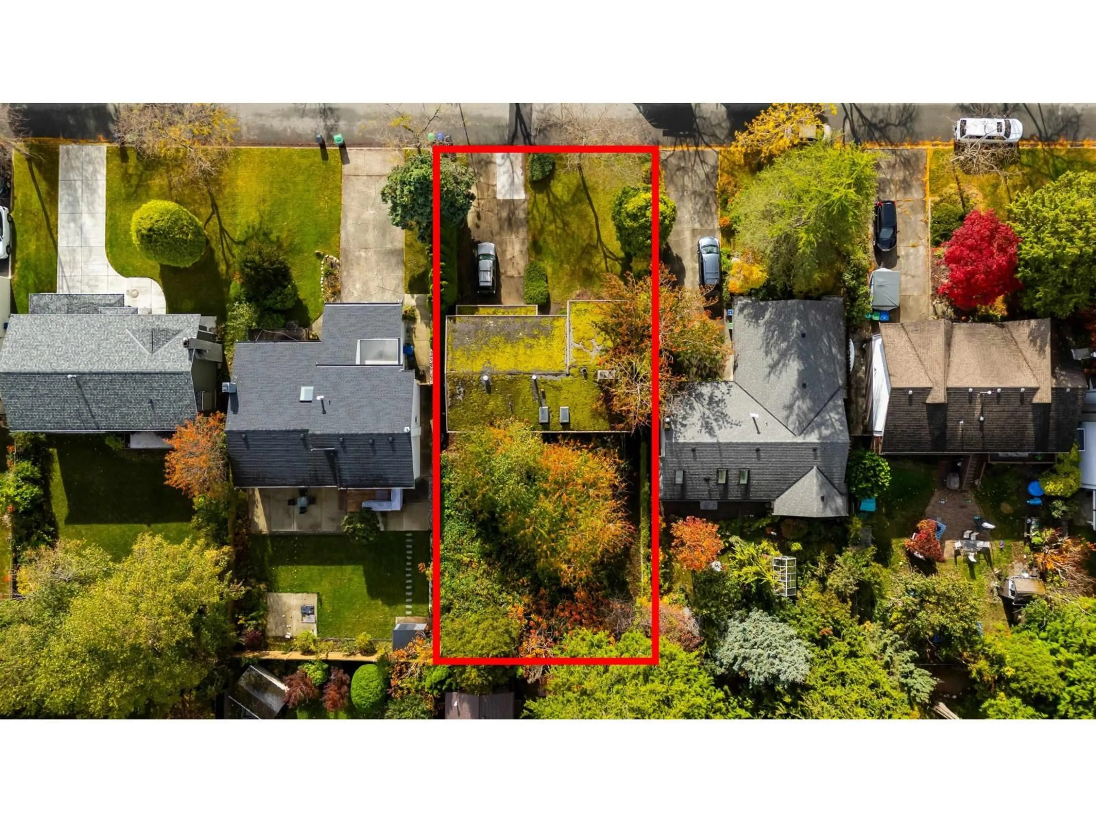 A pic from outside/outdoor area/front of a property/back of a property/a pic from drone, street for 14551 18TH, Surrey British Columbia V4A5V6