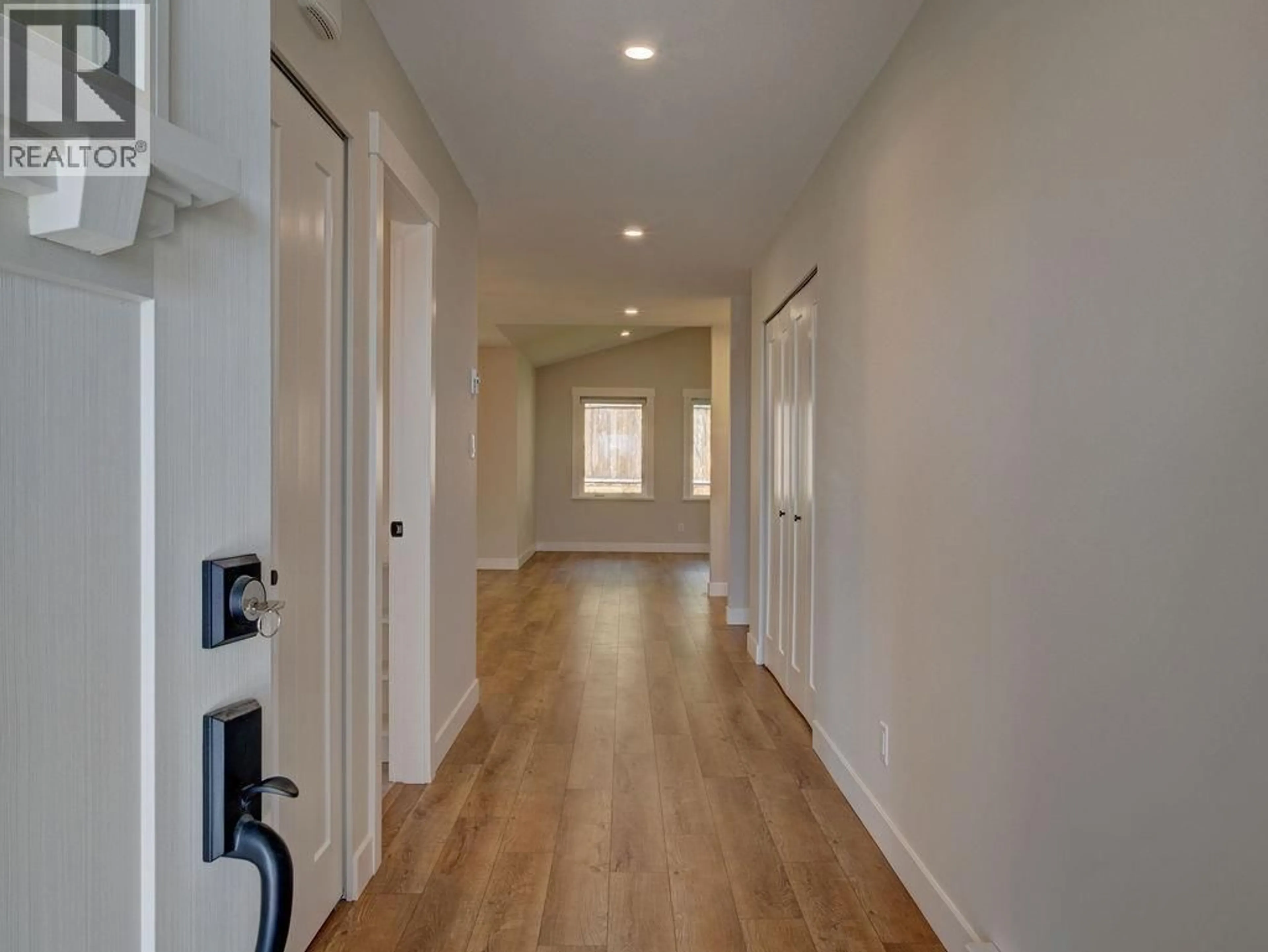 Indoor entryway for 1100 CELIA CRESCENT, Gibsons British Columbia V0N1V7