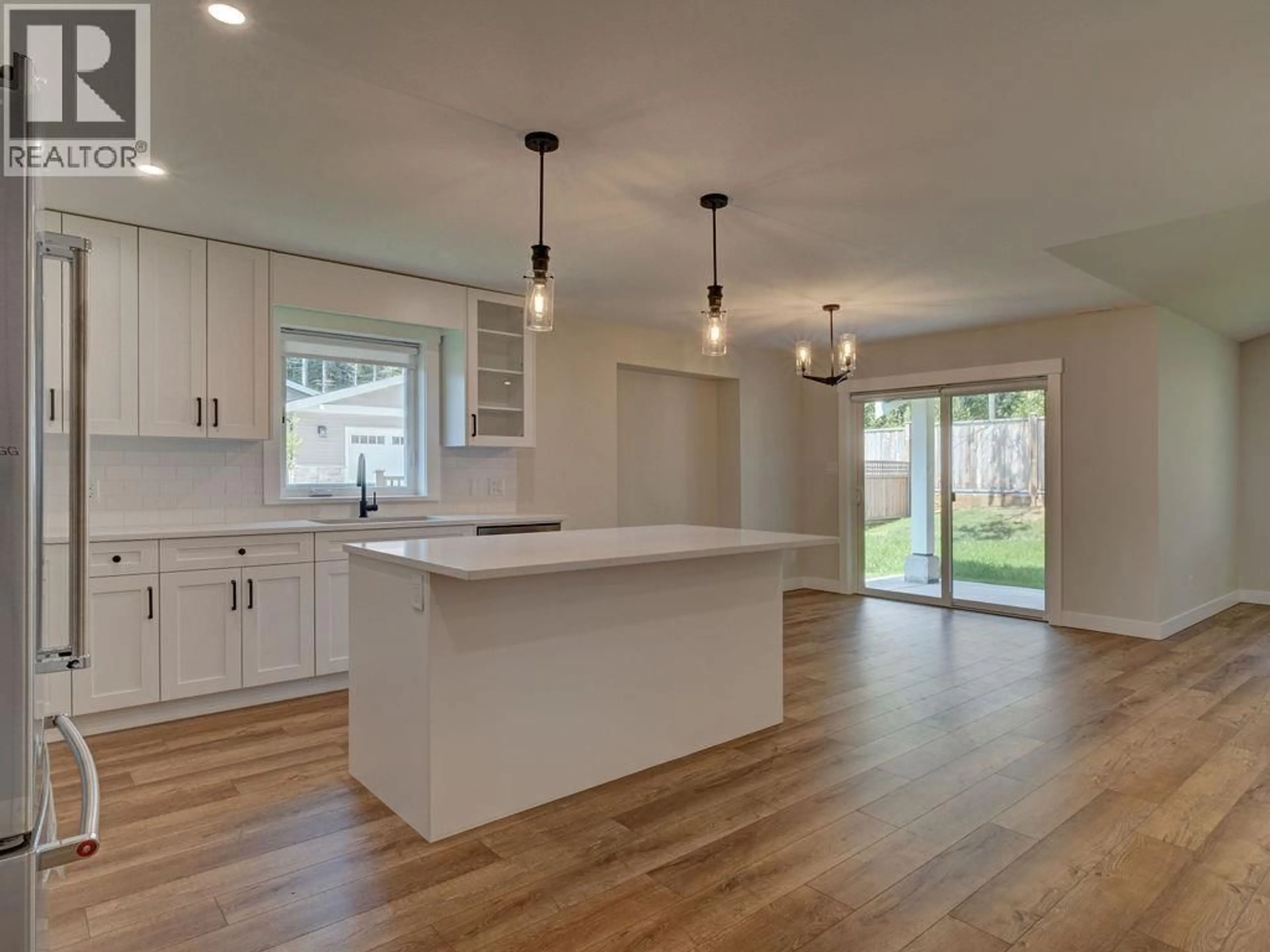 Open concept kitchen, unknown for 1100 CELIA CRESCENT, Gibsons British Columbia V0N1V7