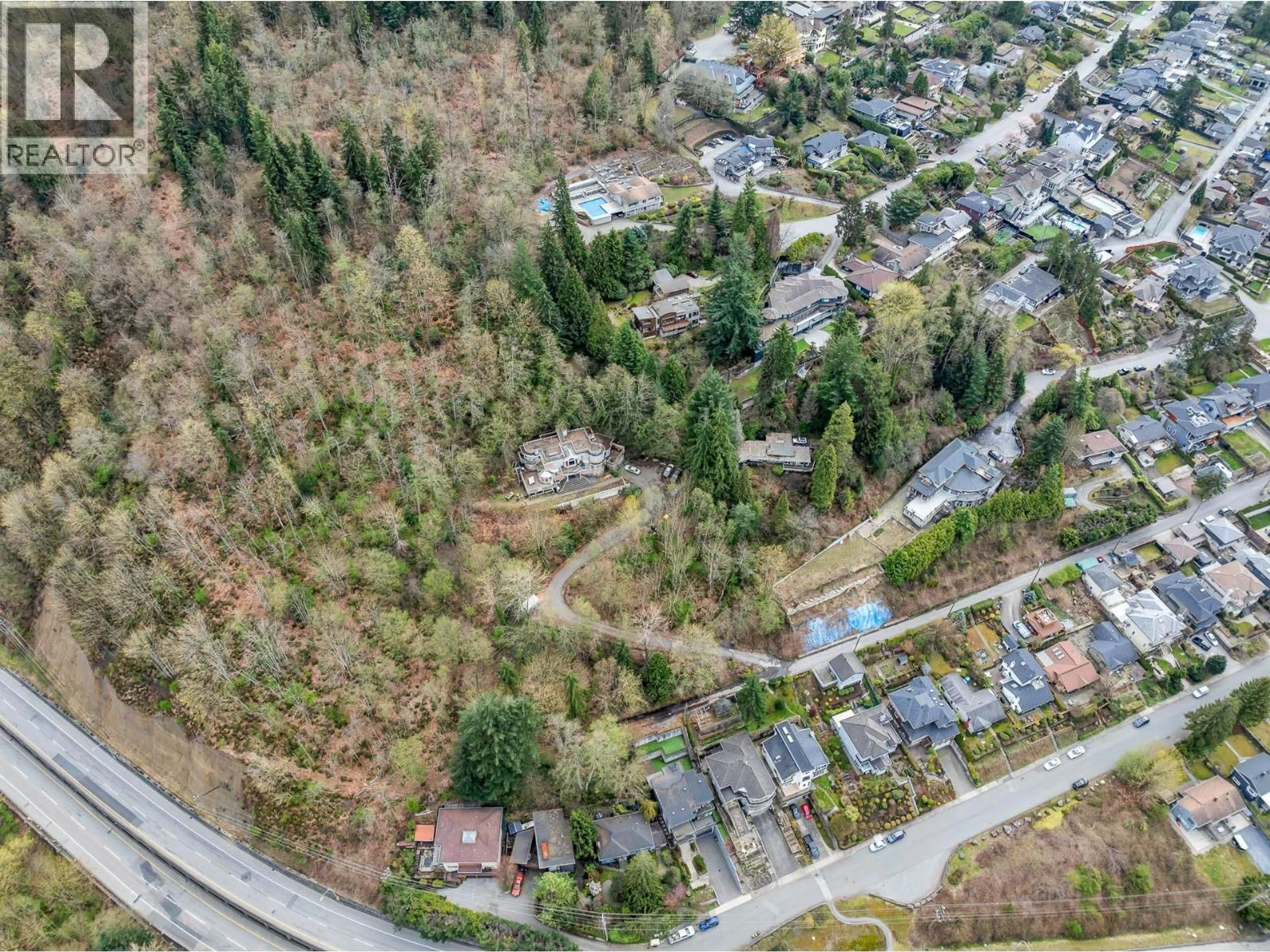 A pic from outside/outdoor area/front of a property/back of a property/a pic from drone, street for 7235 BAYVIEW DRIVE, Burnaby British Columbia V5A4T3