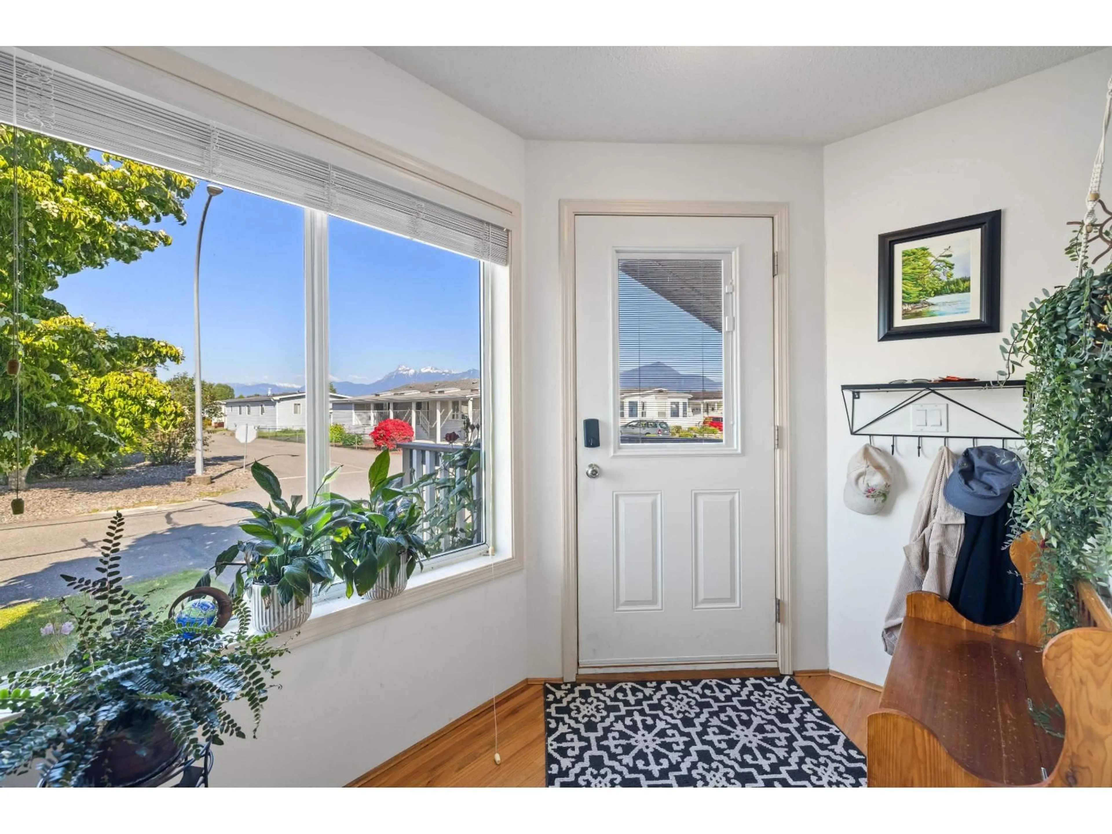 Indoor entryway for 180 - 9055 ASHWELL ROAD, Chilliwack British Columbia V2P7S6