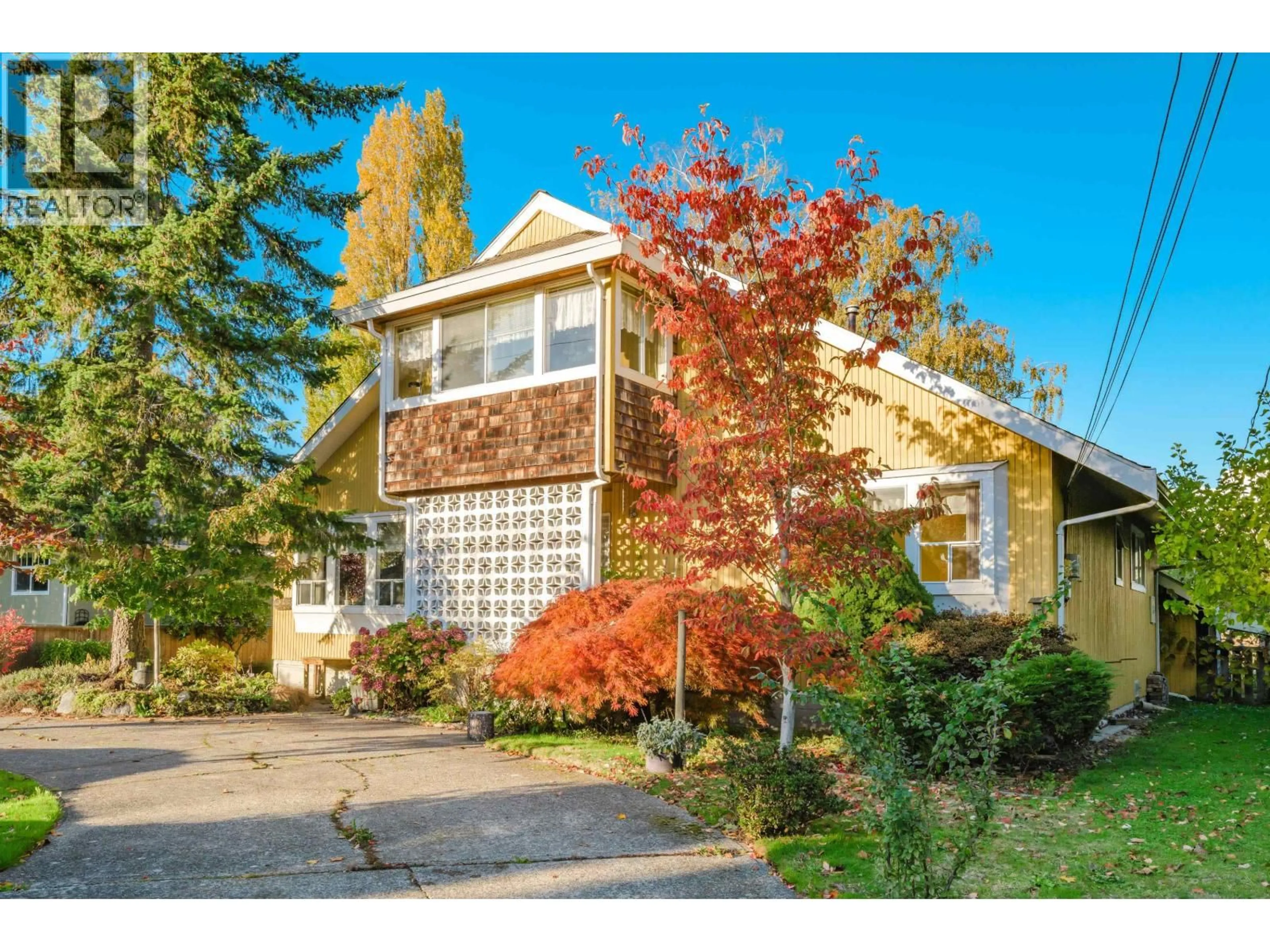 Home with vinyl exterior material, street for 5855 CRESCENT DRIVE, Delta British Columbia V4K2E7