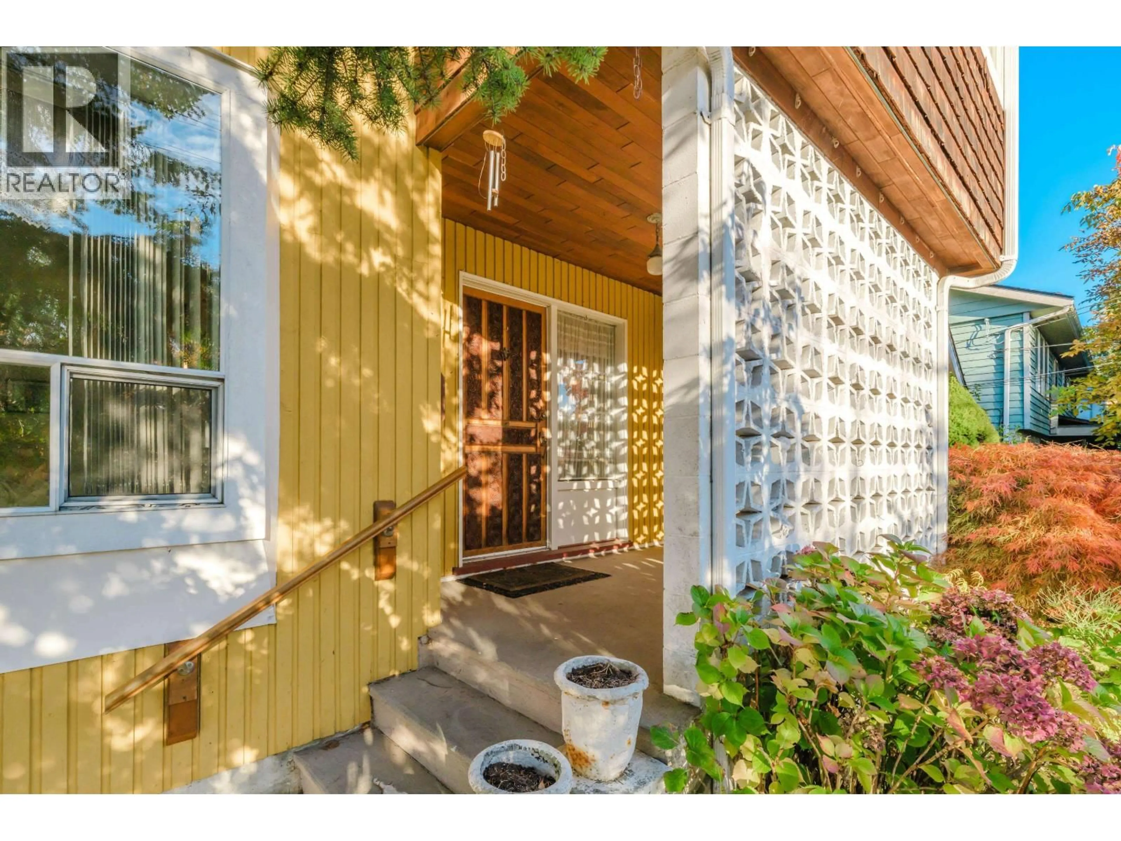 Indoor entryway for 5855 CRESCENT DRIVE, Delta British Columbia V4K2E7