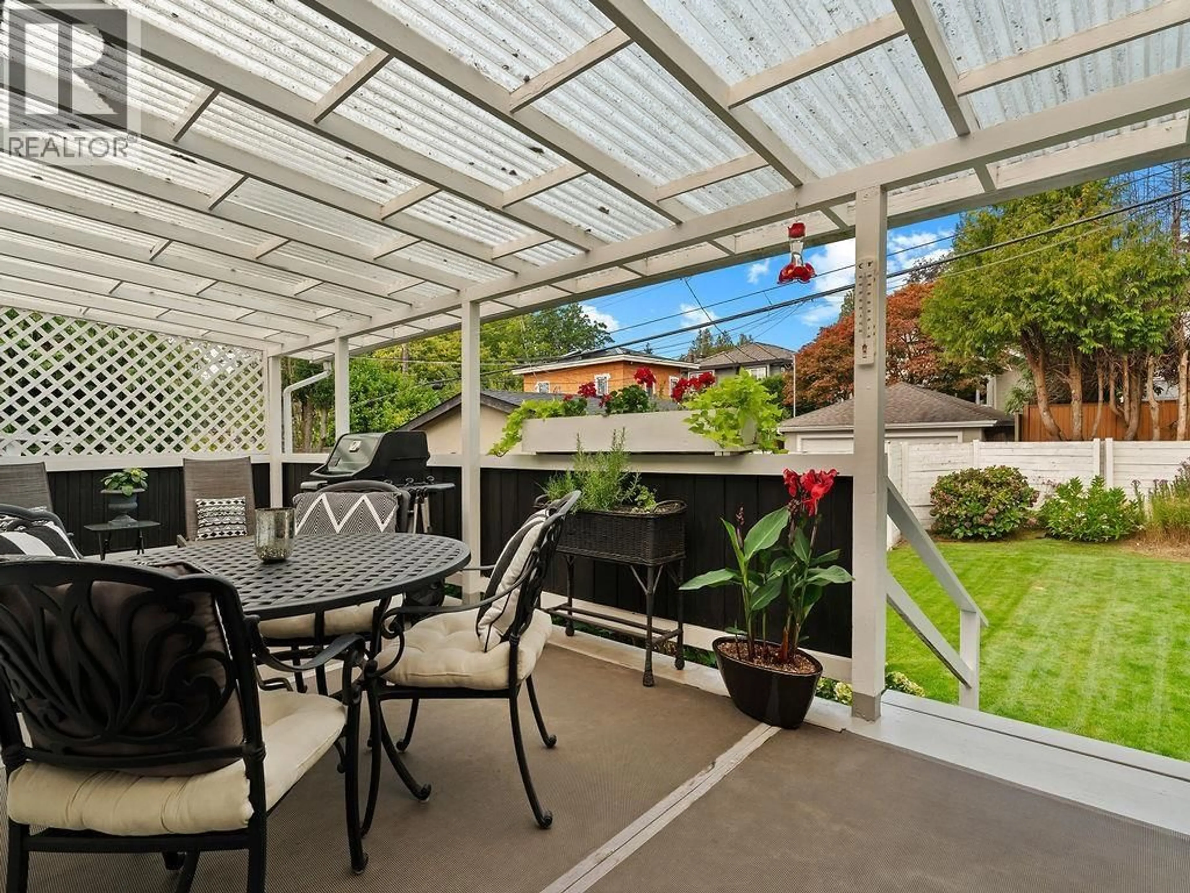 Patio, street for 2865 33RD AVENUE, Vancouver British Columbia V6N2G3