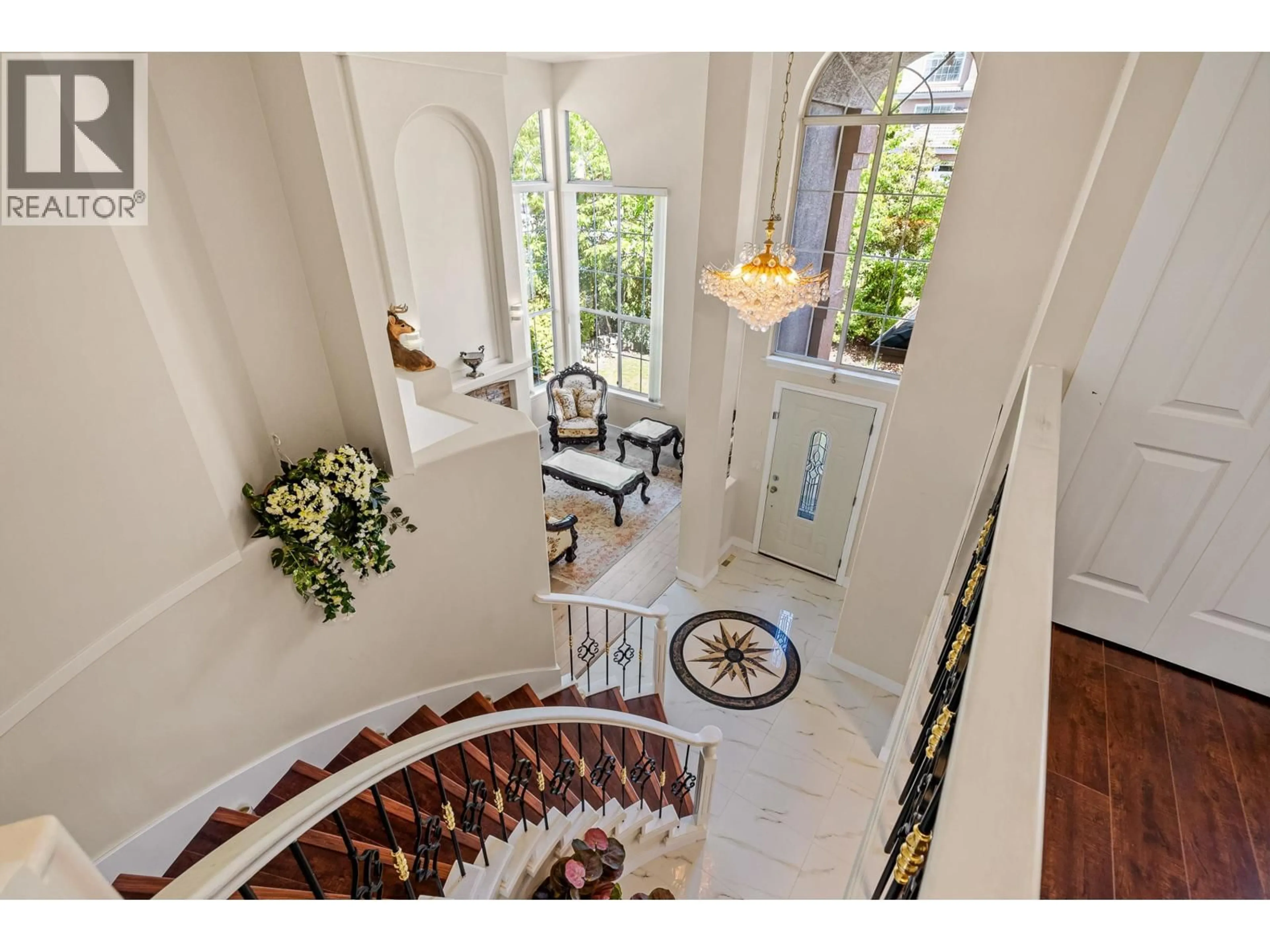 Indoor entryway for 2622 SANDSTONE CRESCENT, Coquitlam British Columbia V3E2T8