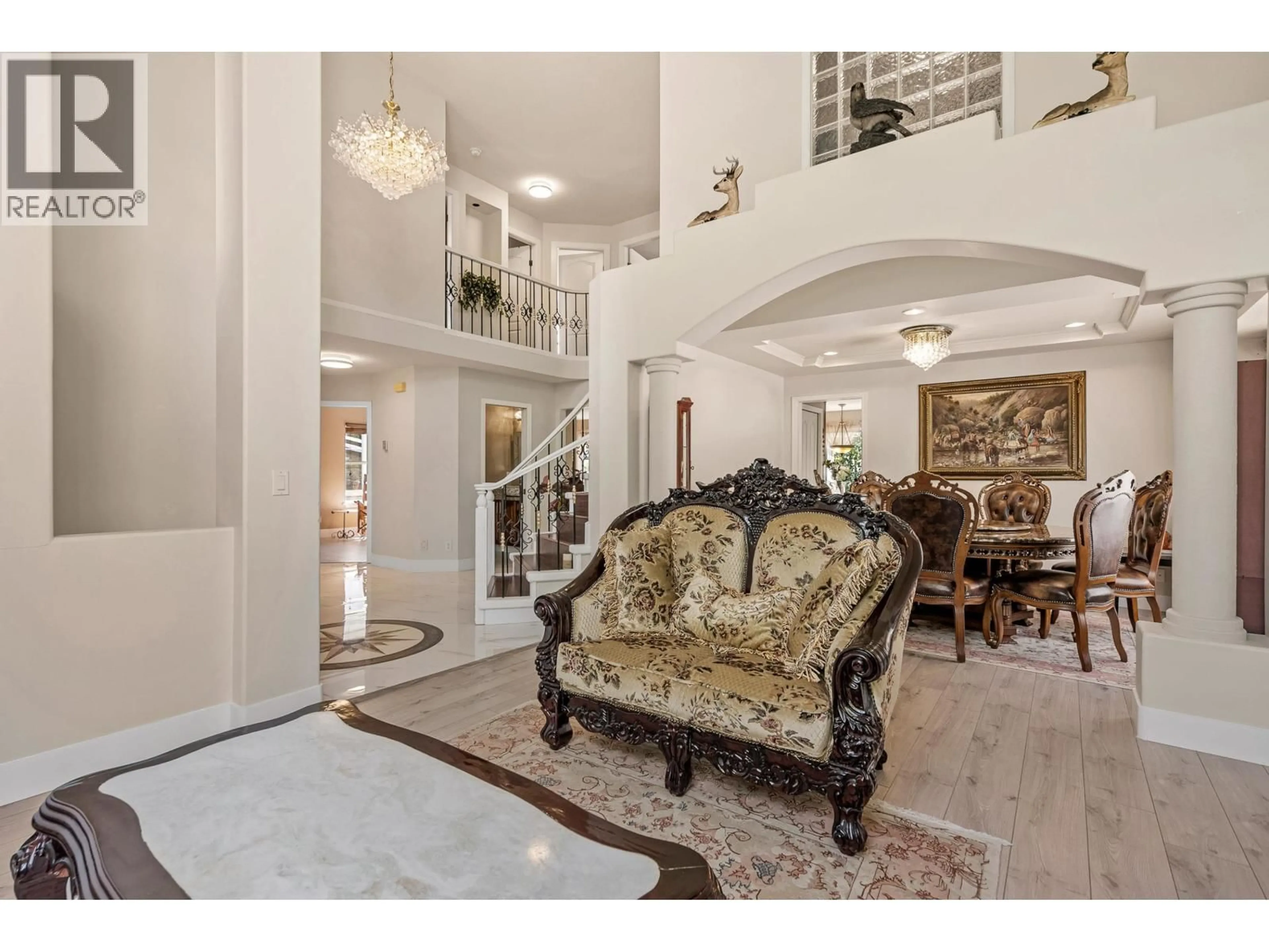 Indoor foyer for 2622 SANDSTONE CRESCENT, Coquitlam British Columbia V3E2T8