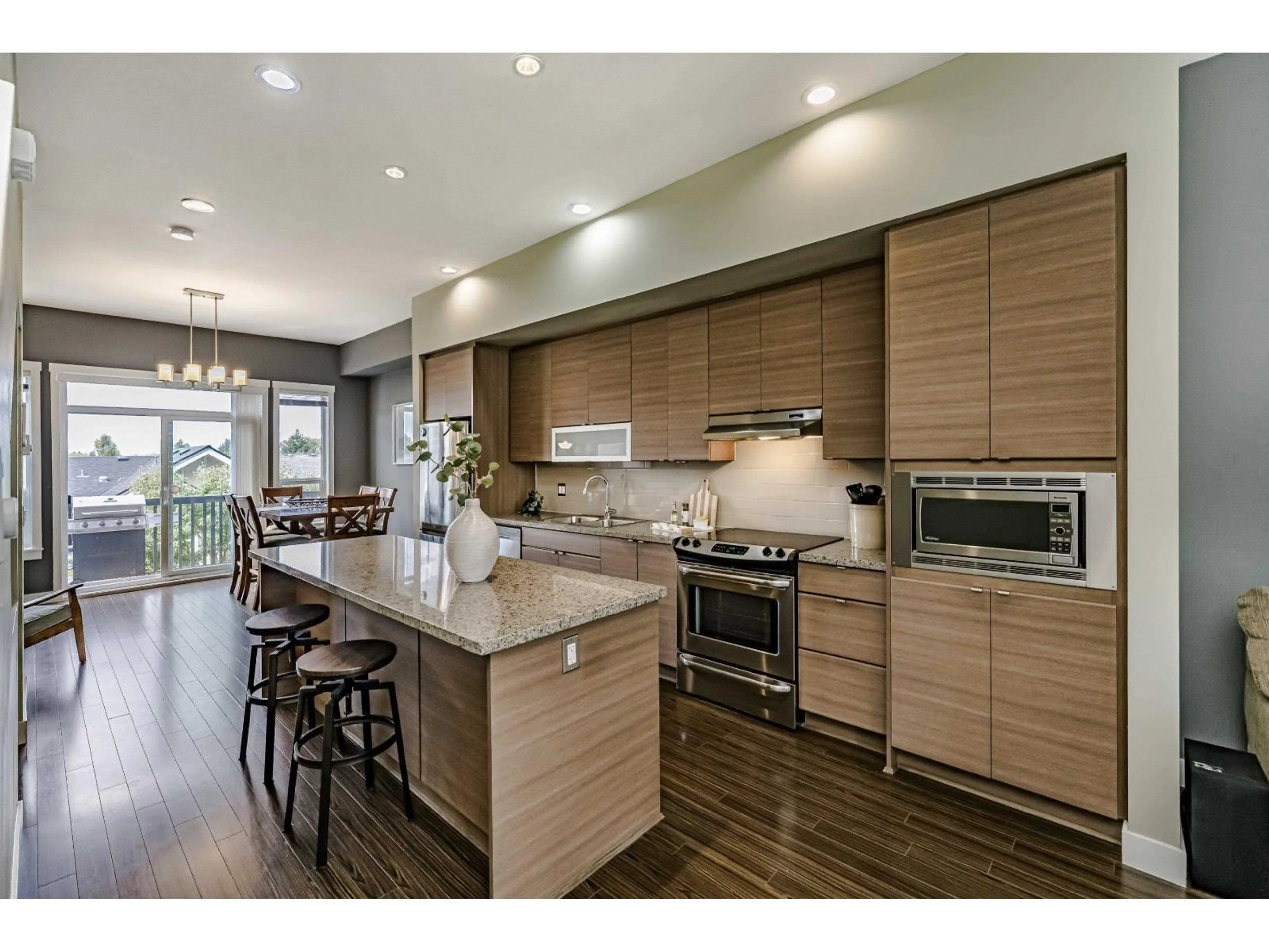 Open concept kitchen, unknown for 25 - 2955 156, Surrey British Columbia V3Z2W8