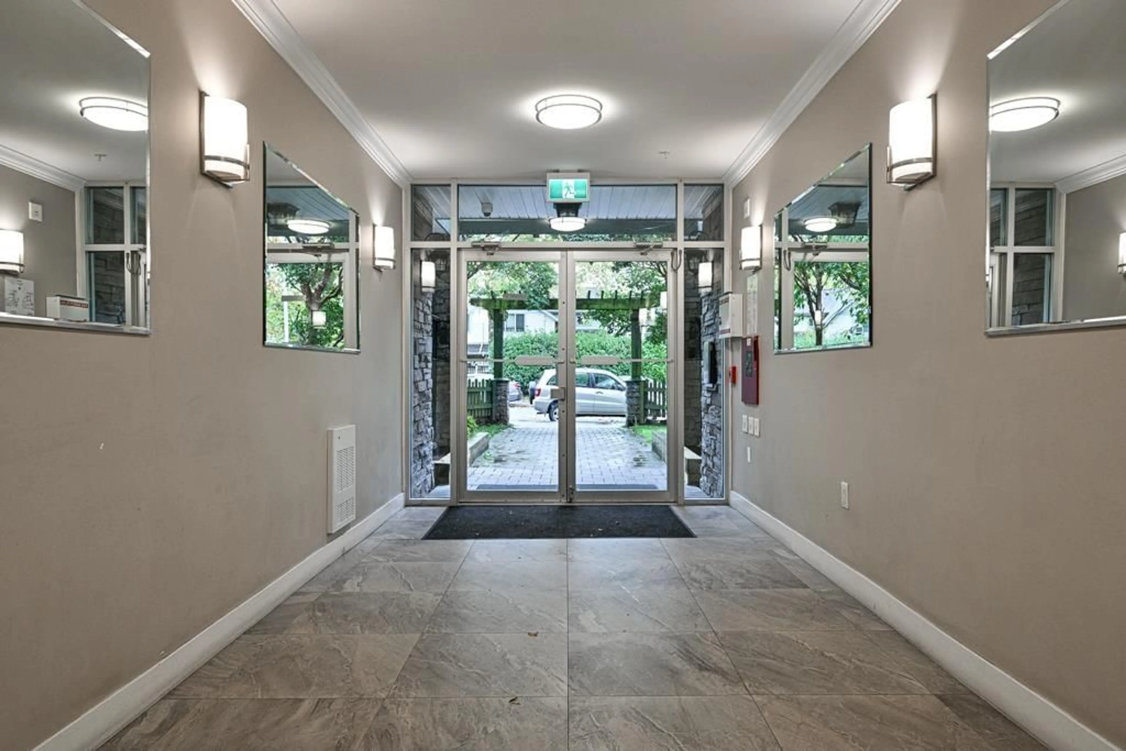Indoor foyer for 313 - 8183 121A, Surrey British Columbia V3W1S7