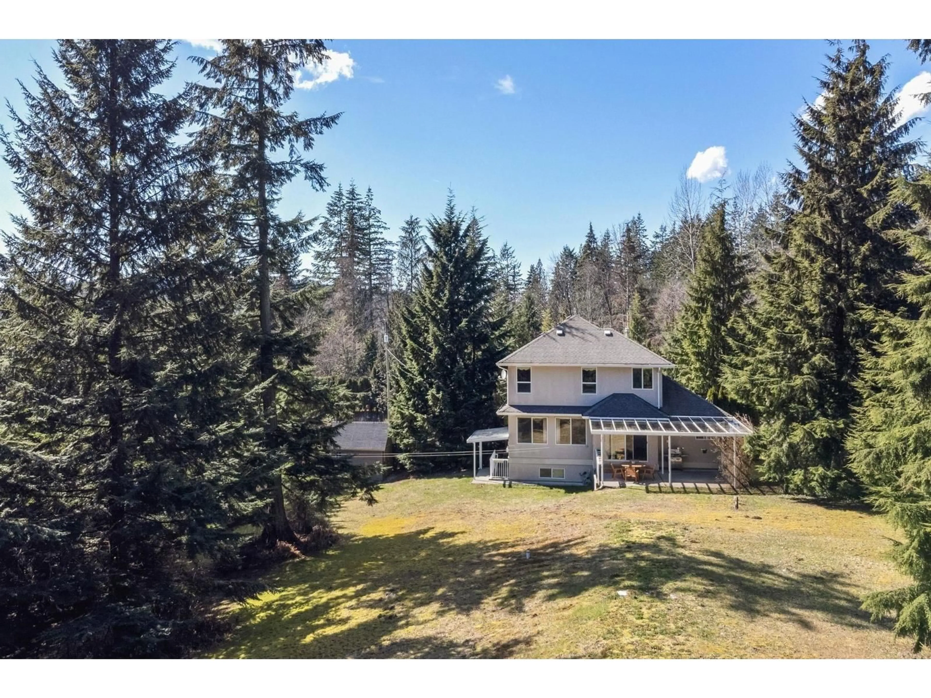 A pic from outside/outdoor area/front of a property/back of a property/a pic from drone, unknown for 9780 CEDAR, Mission British Columbia V2V7E7