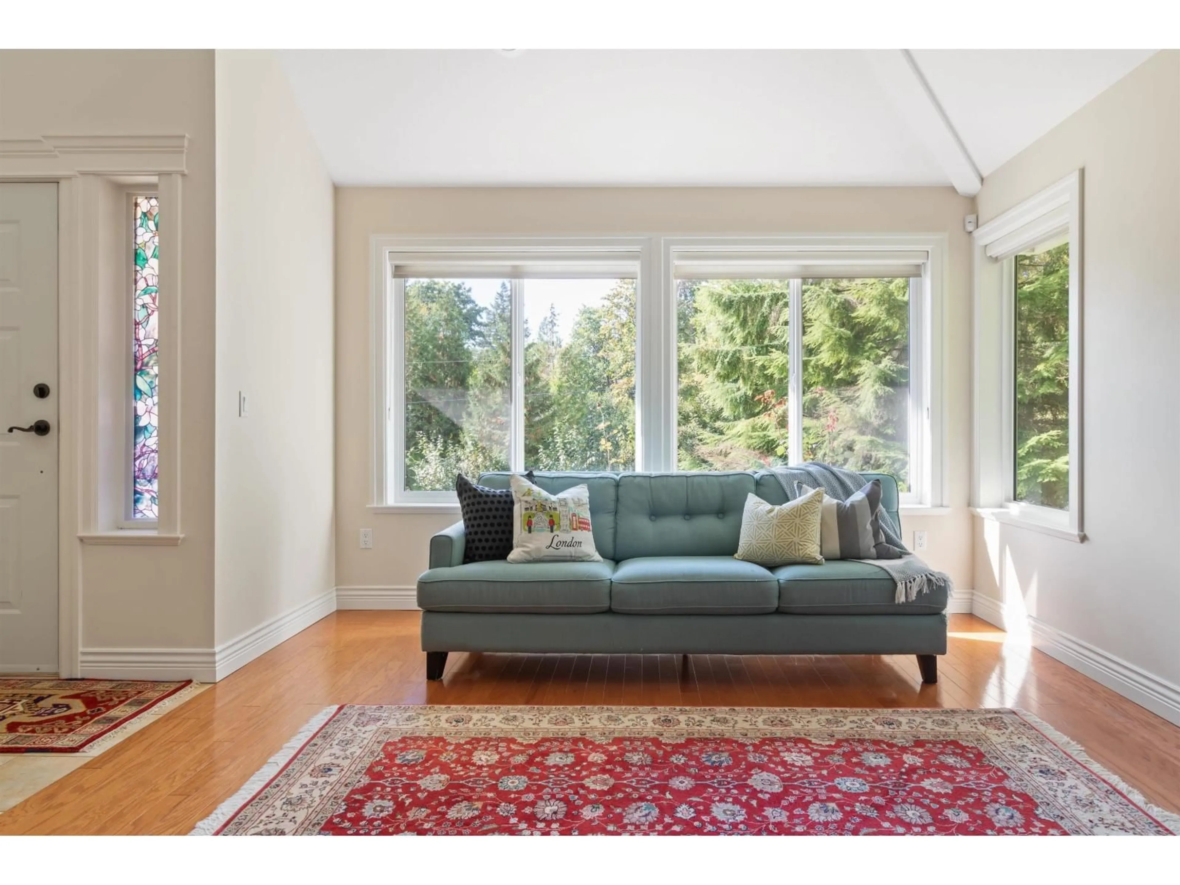 Living room with furniture, unknown for 9780 CEDAR, Mission British Columbia V2V7E7